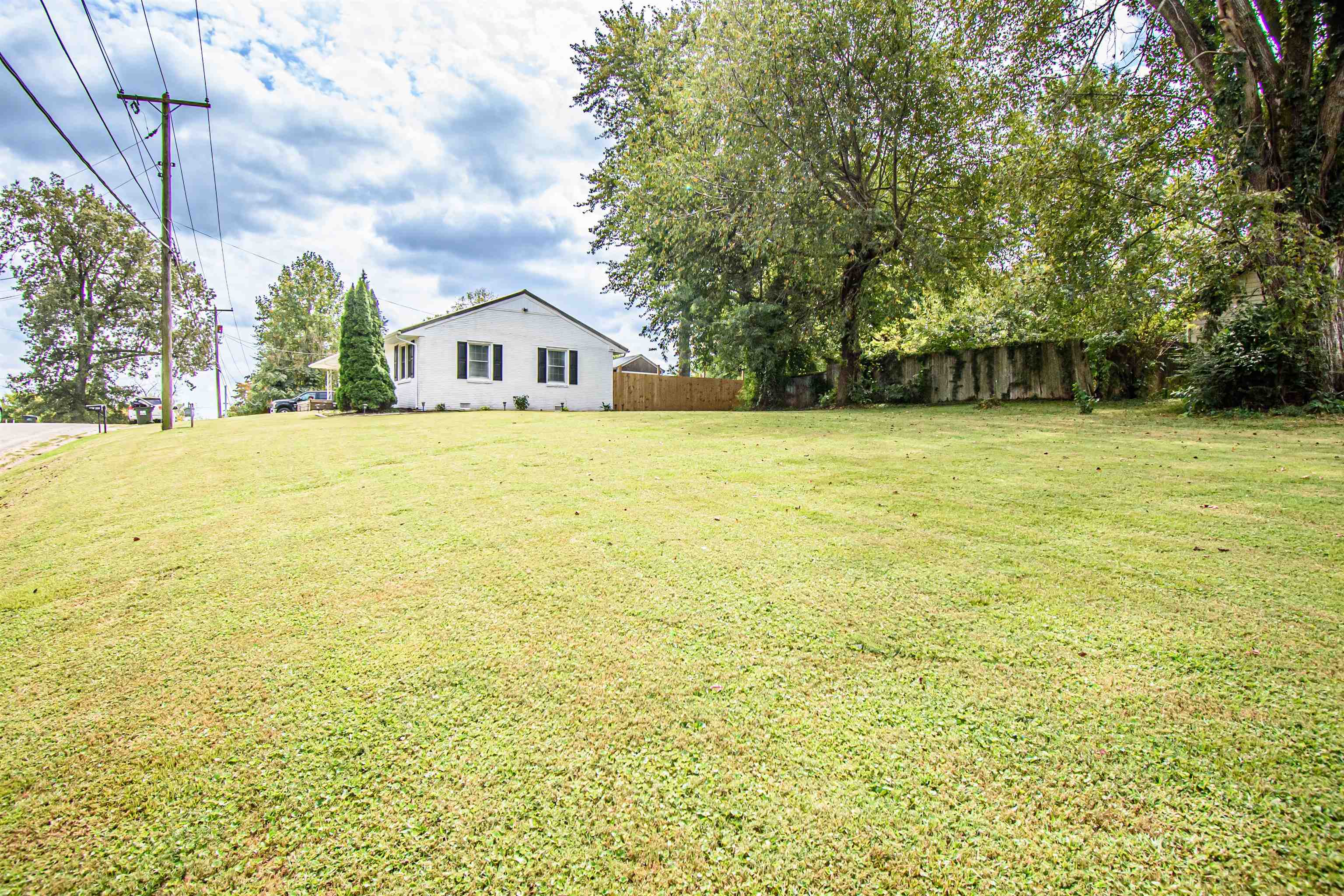 355 High St, Calhoun, Kentucky 42327, 3 Bedrooms Bedrooms, ,1 BathroomBathrooms,Single Family Residence,For Sale,High St,87948