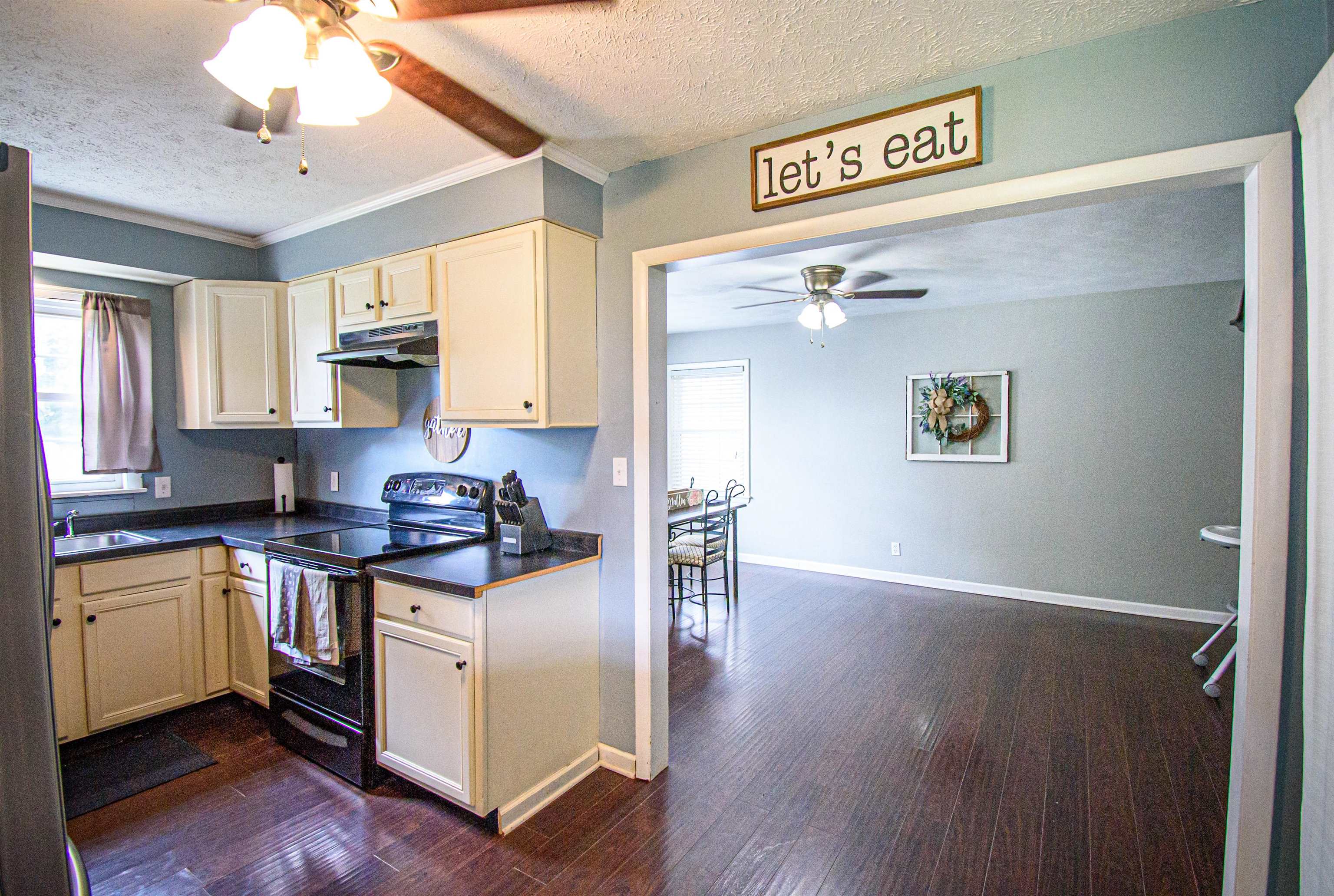 355 High St, Calhoun, Kentucky 42327, 3 Bedrooms Bedrooms, ,1 BathroomBathrooms,Single Family Residence,For Sale,High St,87948