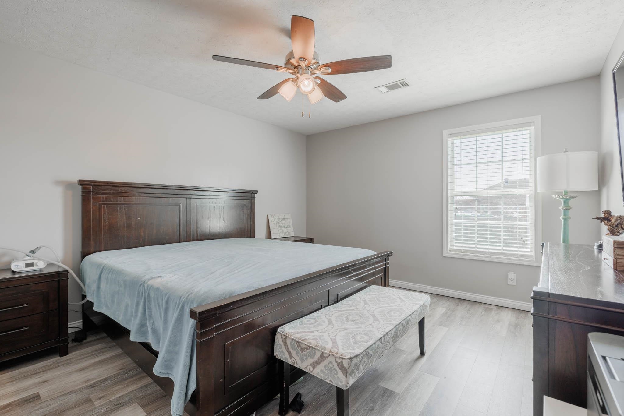 463 Camden Circle, Owensboro, Kentucky 42301, 3 Bedrooms Bedrooms, ,2 BathroomsBathrooms,Single Family Residence,For Sale,Camden Circle,87951