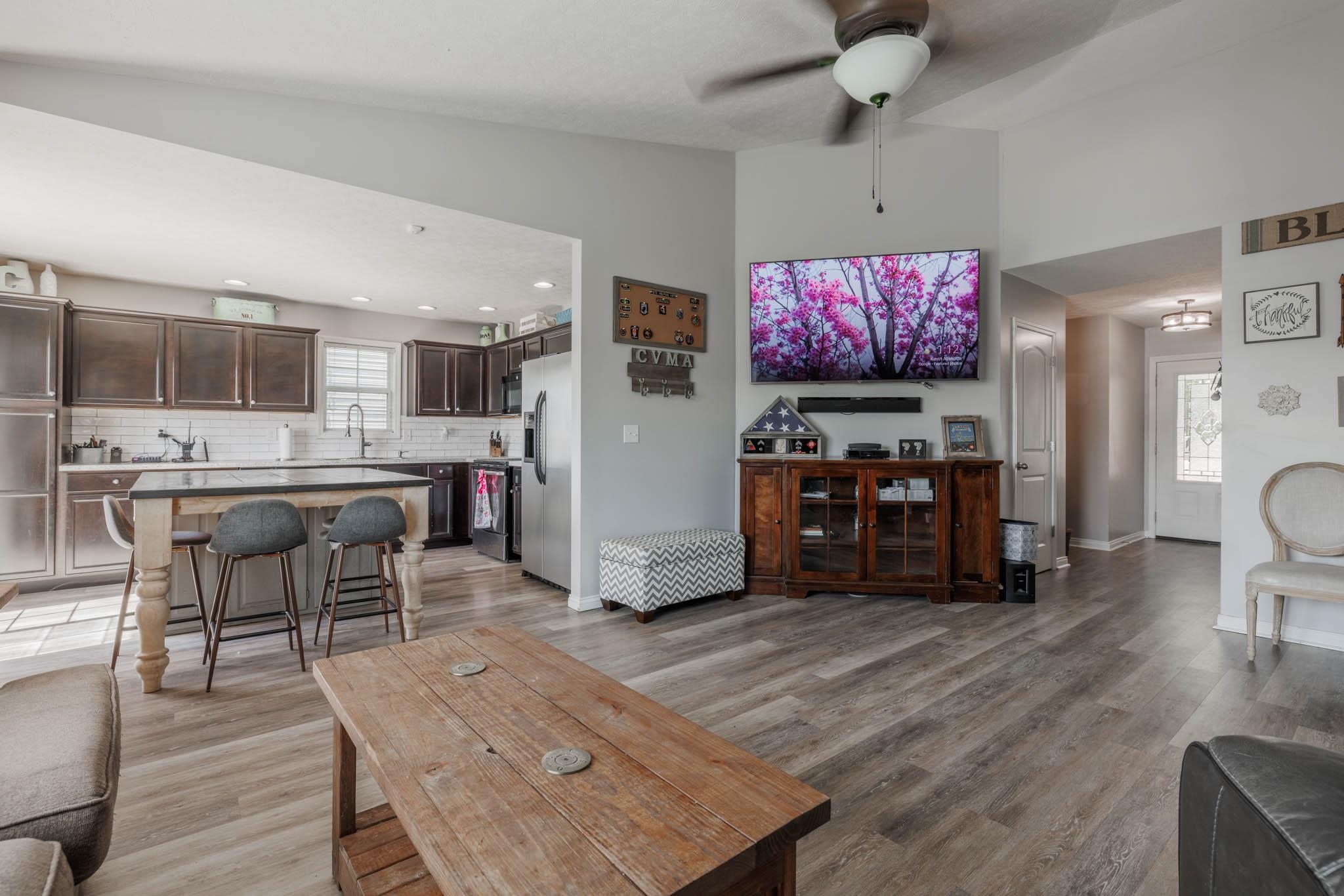 463 Camden Circle, Owensboro, Kentucky 42301, 3 Bedrooms Bedrooms, ,2 BathroomsBathrooms,Single Family Residence,For Sale,Camden Circle,87951