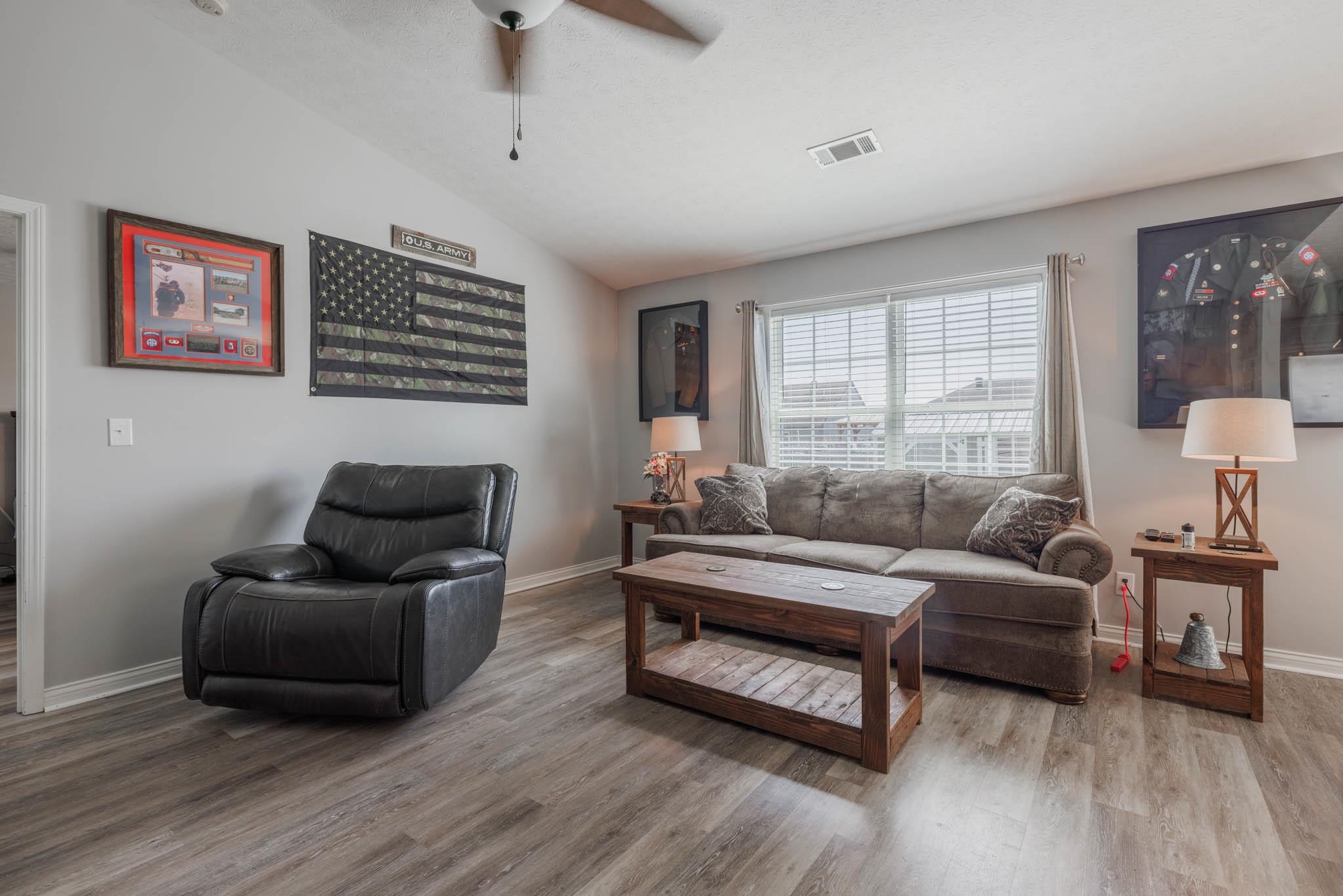 463 Camden Circle, Owensboro, Kentucky 42301, 3 Bedrooms Bedrooms, ,2 BathroomsBathrooms,Single Family Residence,For Sale,Camden Circle,87951