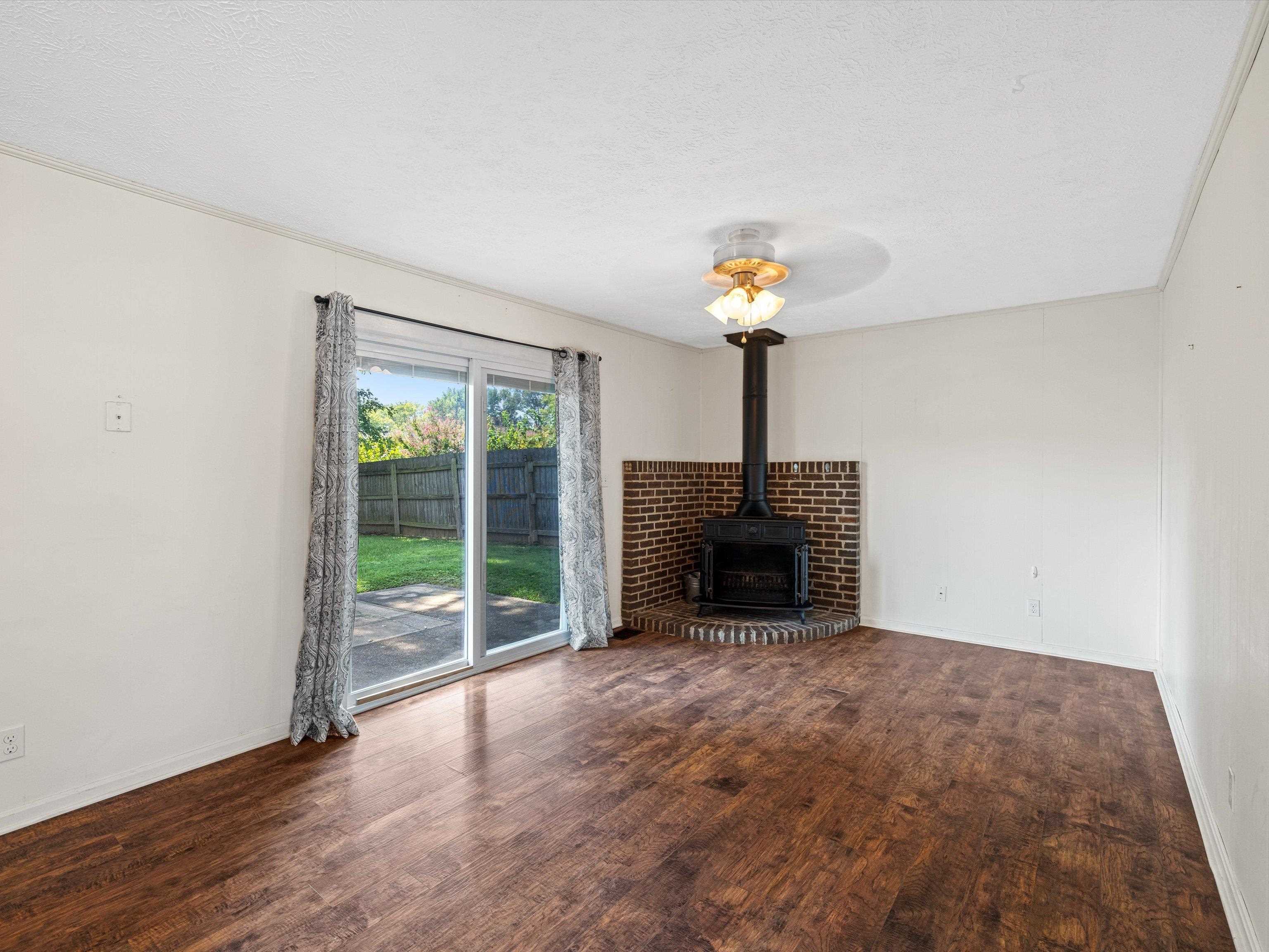 846 Mason Ct, Owensboro, Kentucky 42303, 3 Bedrooms Bedrooms, ,2 BathroomsBathrooms,Single Family Residence,For Sale,Mason Ct,87953