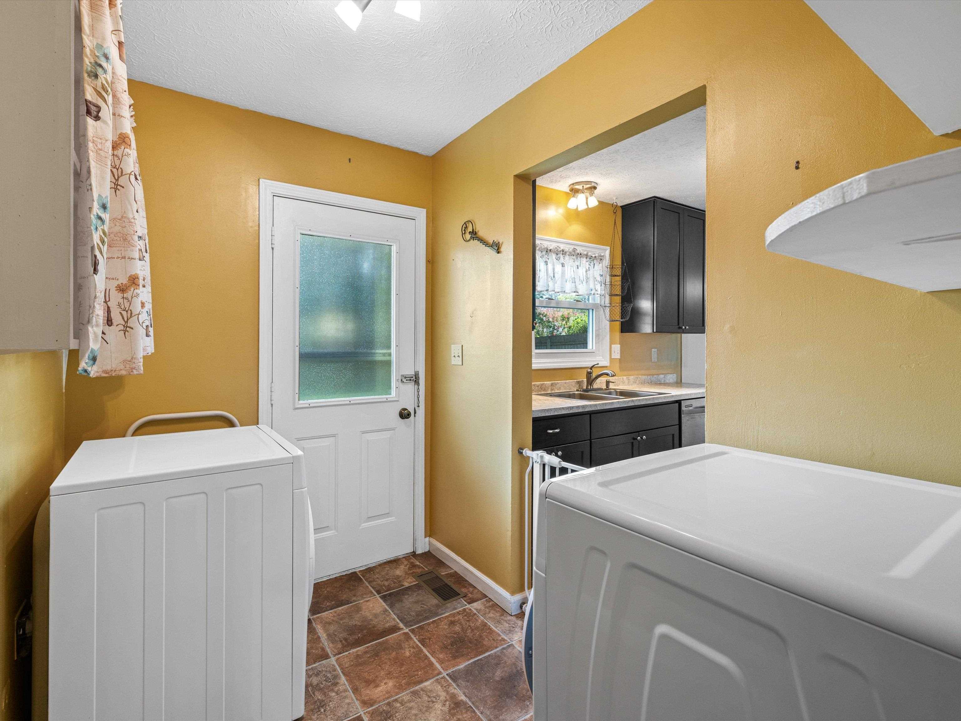 846 Mason Ct, Owensboro, Kentucky 42303, 3 Bedrooms Bedrooms, ,2 BathroomsBathrooms,Single Family Residence,For Sale,Mason Ct,87953