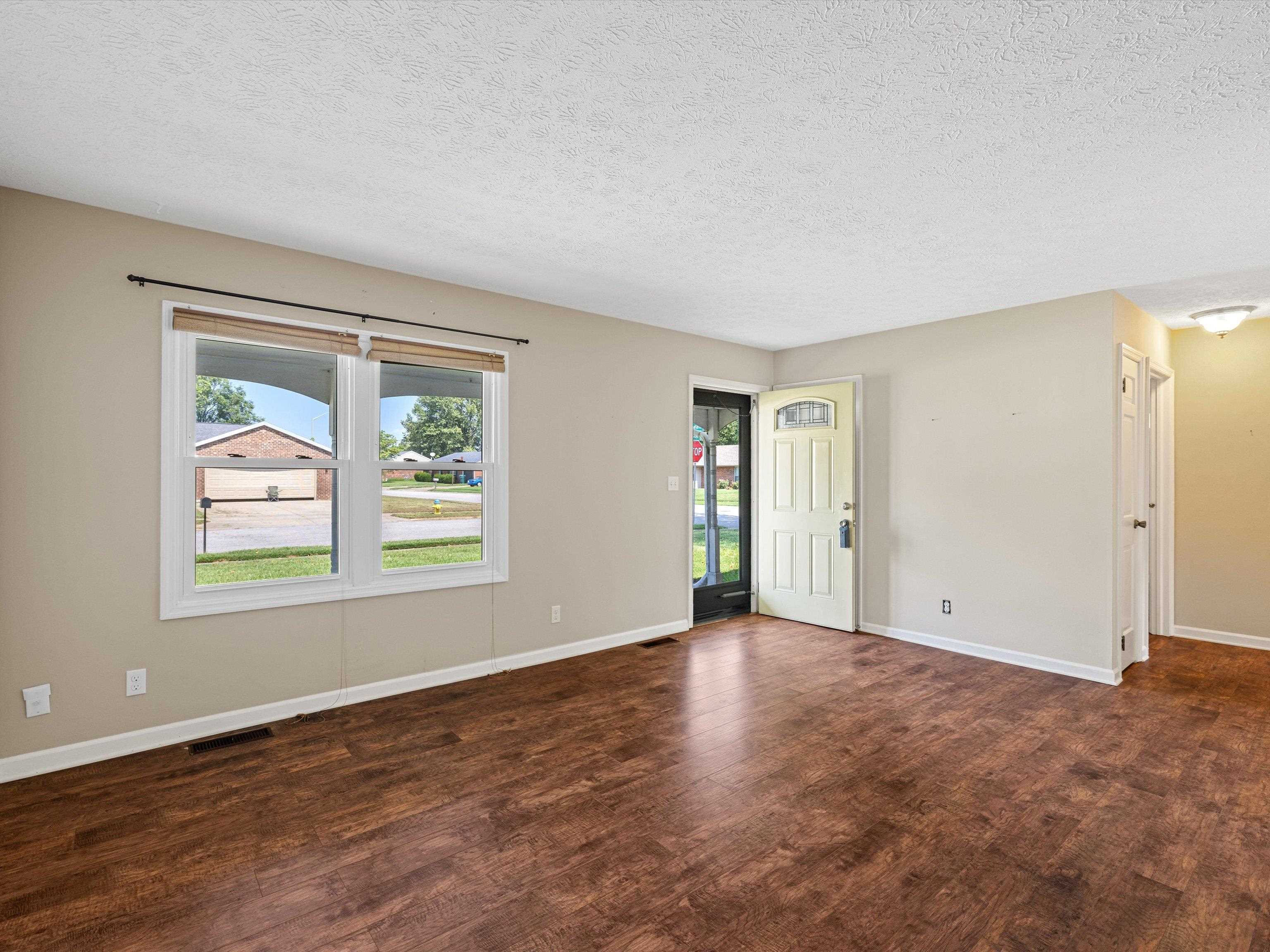 846 Mason Ct, Owensboro, Kentucky 42303, 3 Bedrooms Bedrooms, ,2 BathroomsBathrooms,Single Family Residence,For Sale,Mason Ct,87953