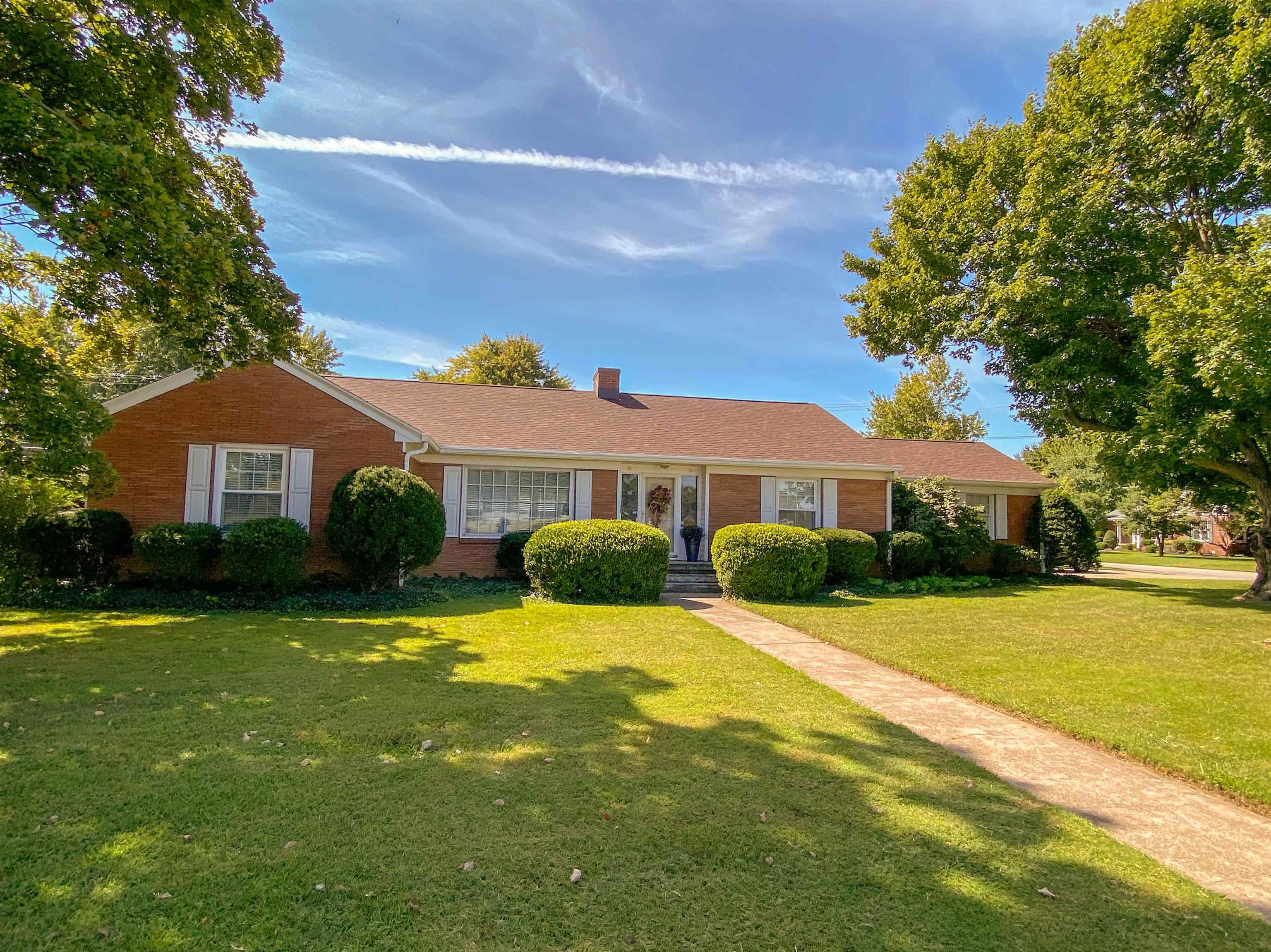1120 COLLEGE DR, Owensboro, Kentucky 42301, 2 Bedrooms Bedrooms, ,2 BathroomsBathrooms,Single Family Residence,For Sale,COLLEGE DR,87958