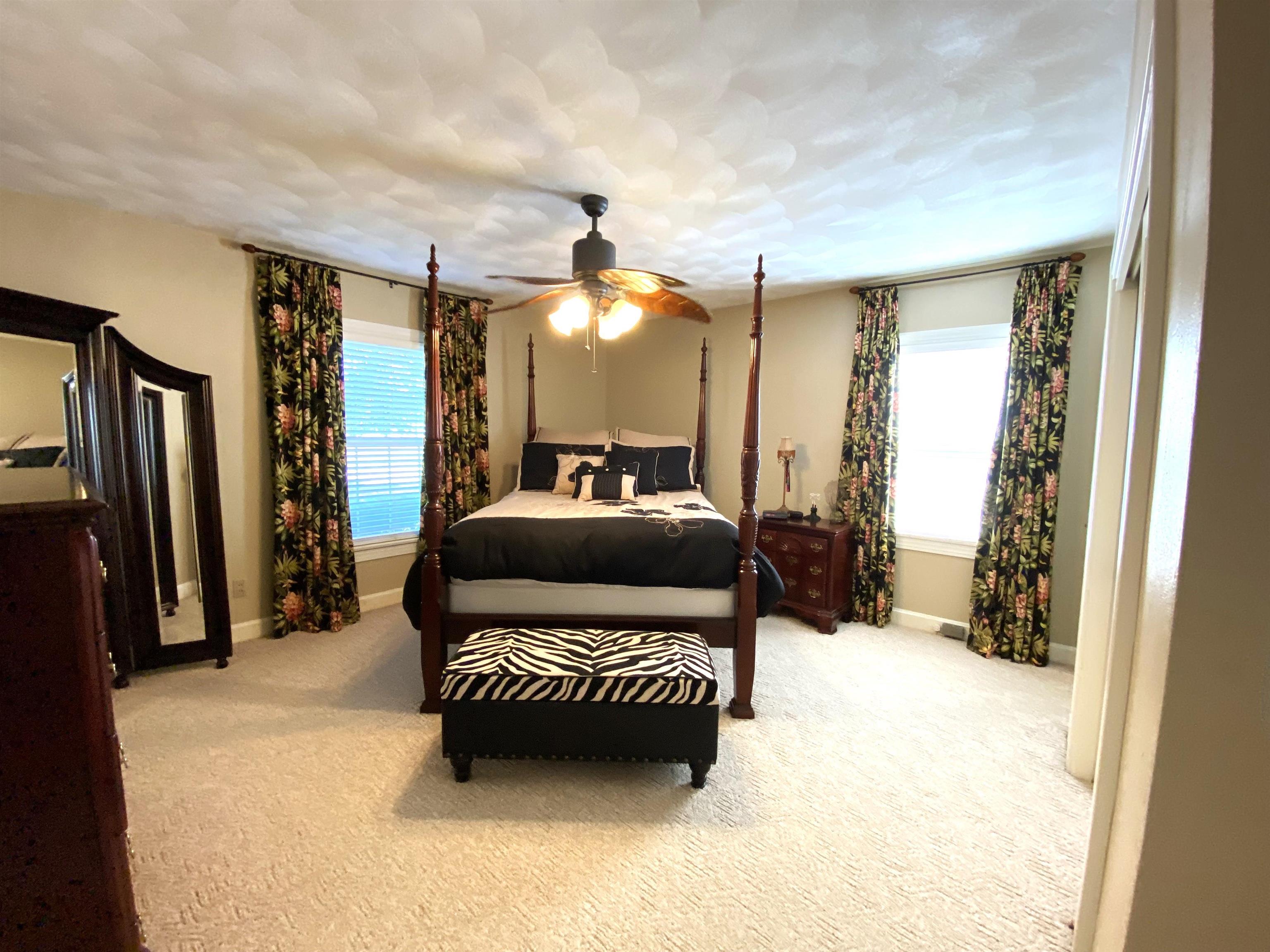 1120 COLLEGE DR, Owensboro, Kentucky 42301, 2 Bedrooms Bedrooms, ,2 BathroomsBathrooms,Single Family Residence,For Sale,COLLEGE DR,87958