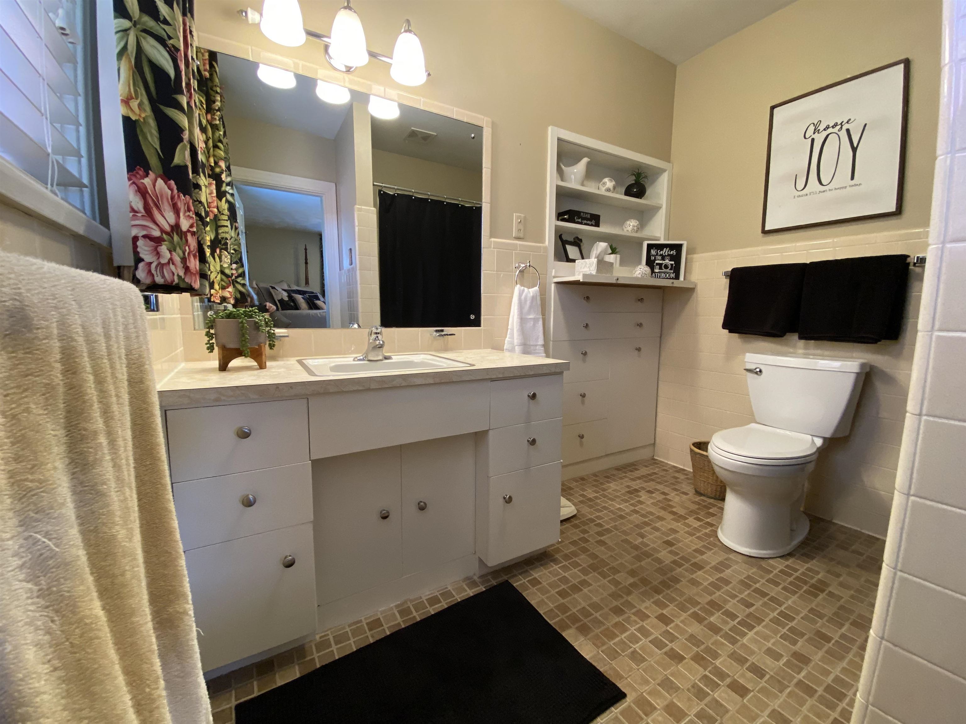 1120 COLLEGE DR, Owensboro, Kentucky 42301, 2 Bedrooms Bedrooms, ,2 BathroomsBathrooms,Single Family Residence,For Sale,COLLEGE DR,87958