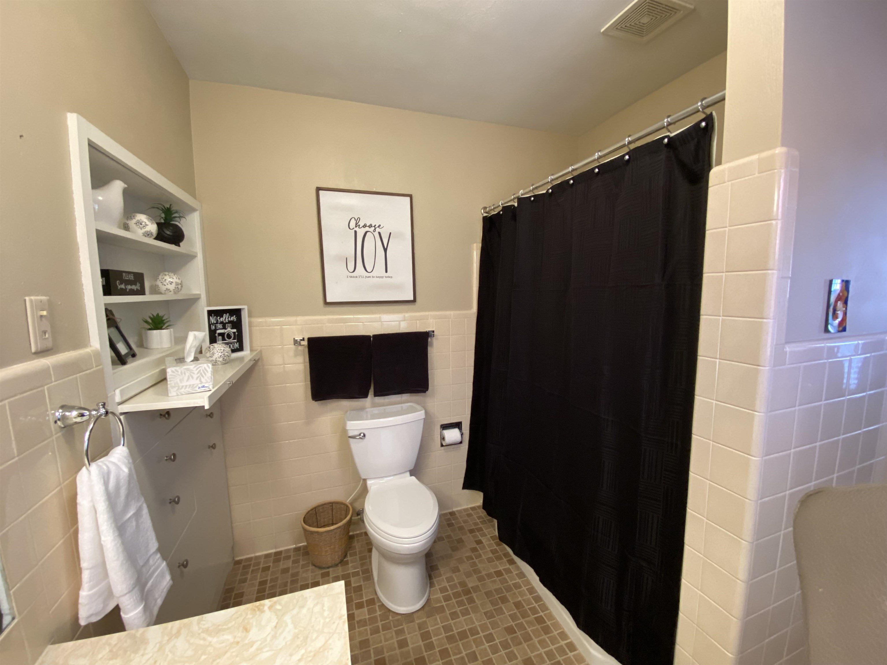 1120 COLLEGE DR, Owensboro, Kentucky 42301, 2 Bedrooms Bedrooms, ,2 BathroomsBathrooms,Single Family Residence,For Sale,COLLEGE DR,87958