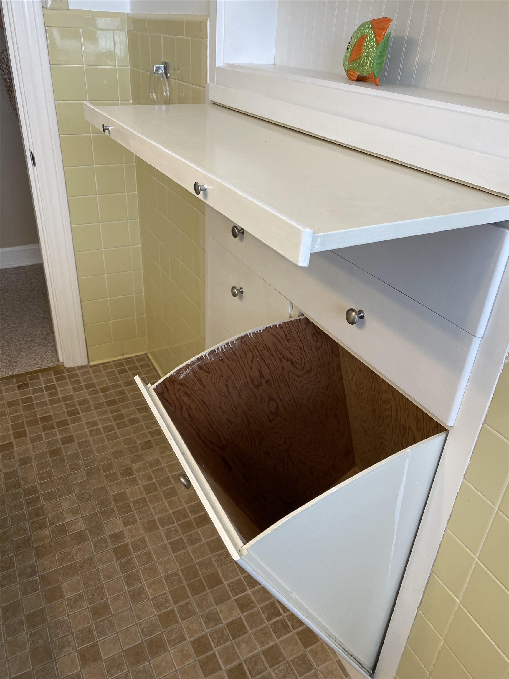 This storage layout is duplicated in both bathrooms