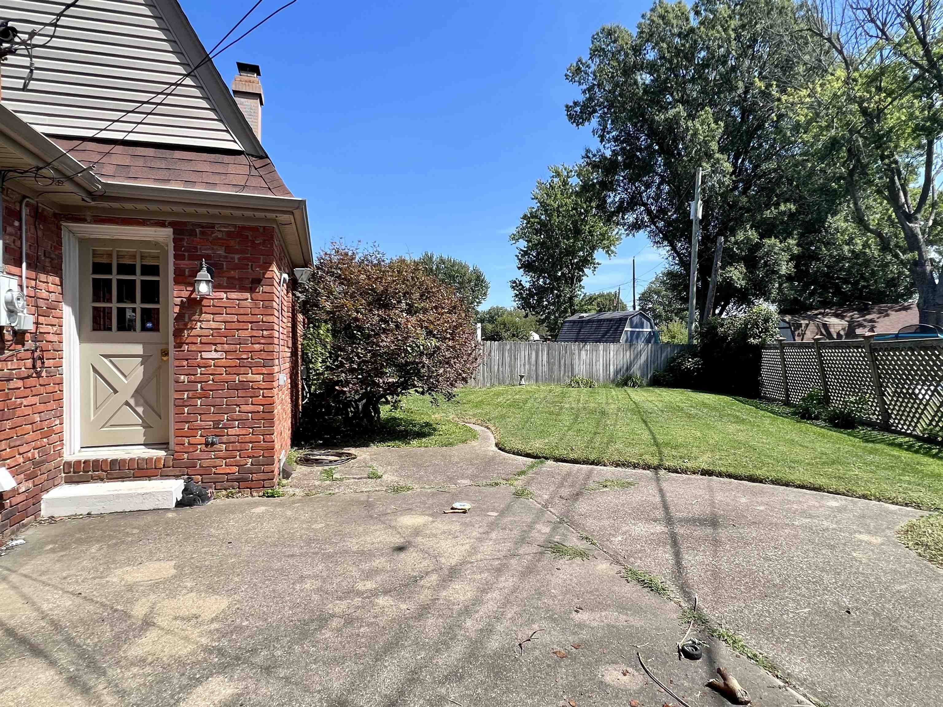 Exit from the 2 car garage and kitchen.