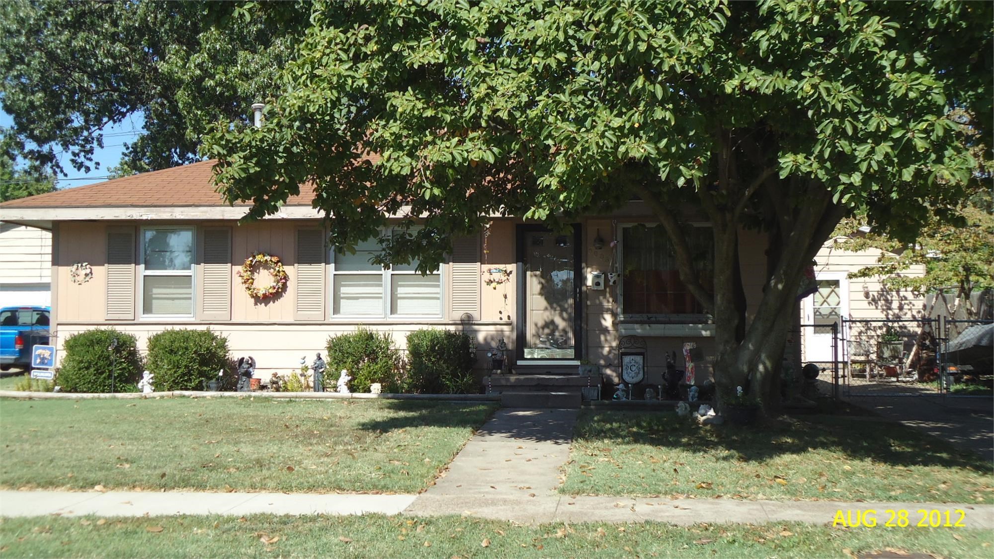 3008 Legion Park Dr, Owensboro, Kentucky 42303, 3 Bedrooms Bedrooms, ,1 BathroomBathrooms,Single Family Residence,For Sale,Legion Park Dr,87981