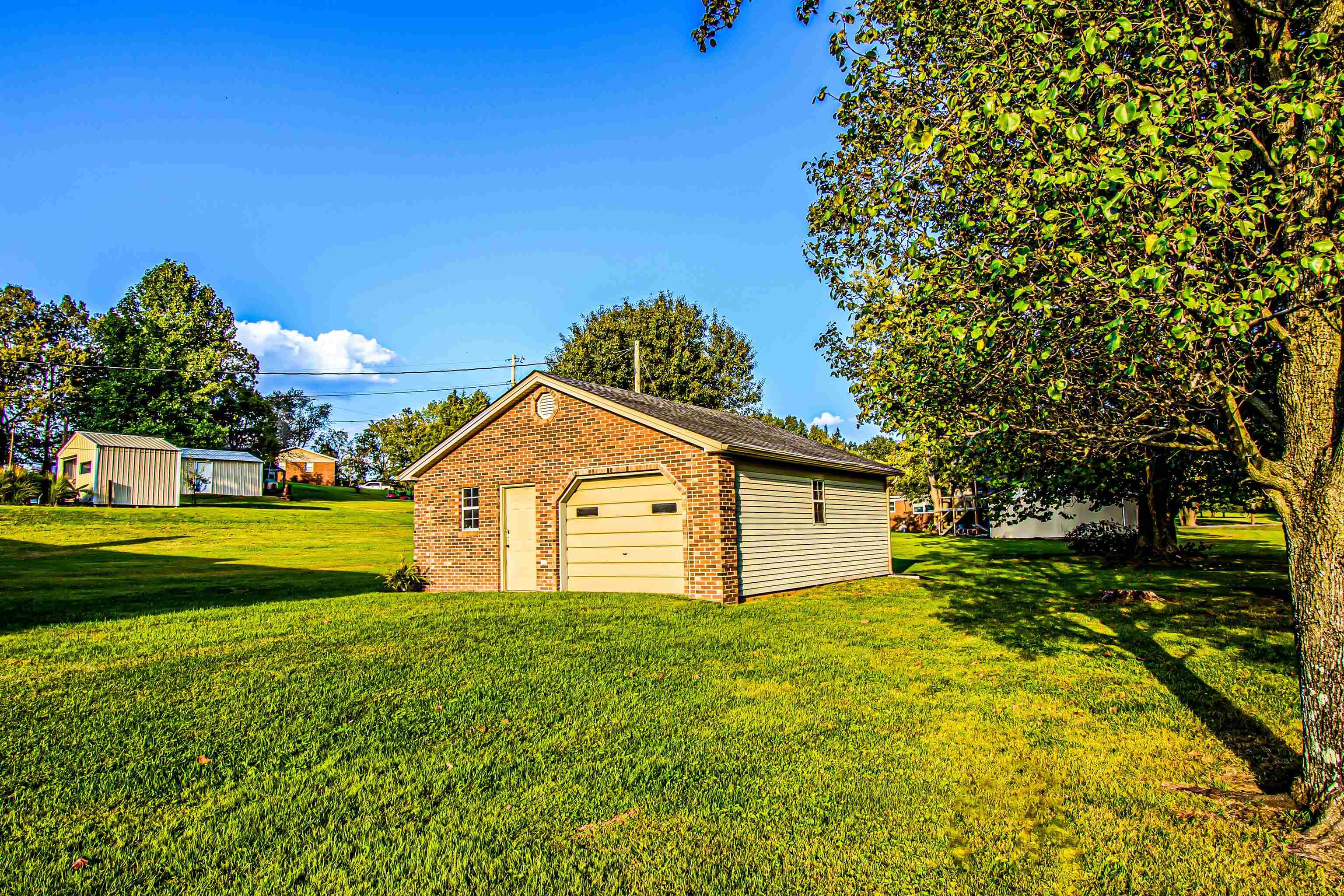 550 Hickory Hills Rd, Livermore, Kentucky 42352, 3 Bedrooms Bedrooms, ,2 BathroomsBathrooms,Single Family Residence,For Sale,Hickory Hills Rd,87982