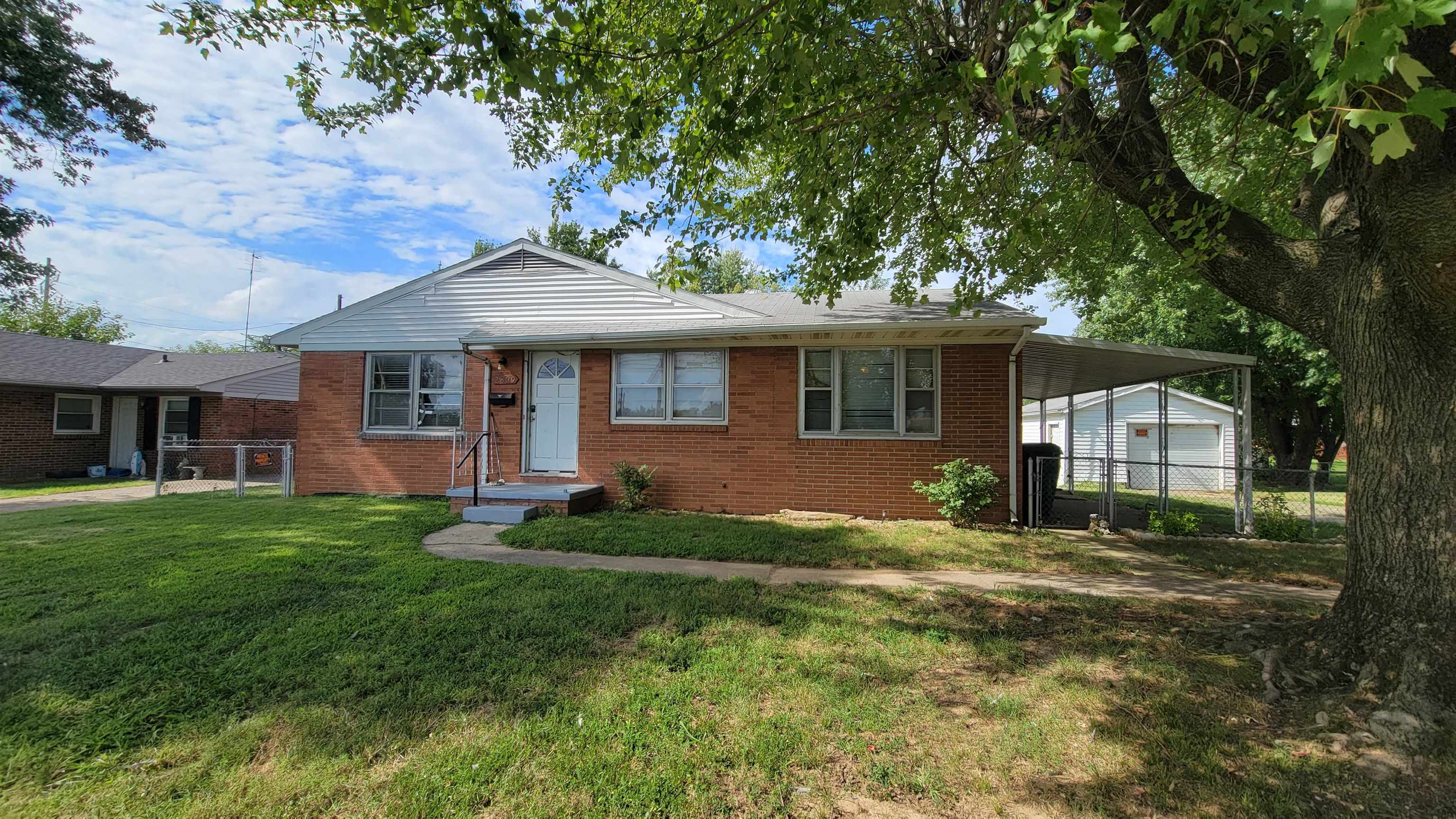 2839 Mcfarland Ave, Owensboro, Kentucky 42301-2655, 3 Bedrooms Bedrooms, ,1 BathroomBathrooms,Single Family Residence,For Sale,Mcfarland Ave,87985