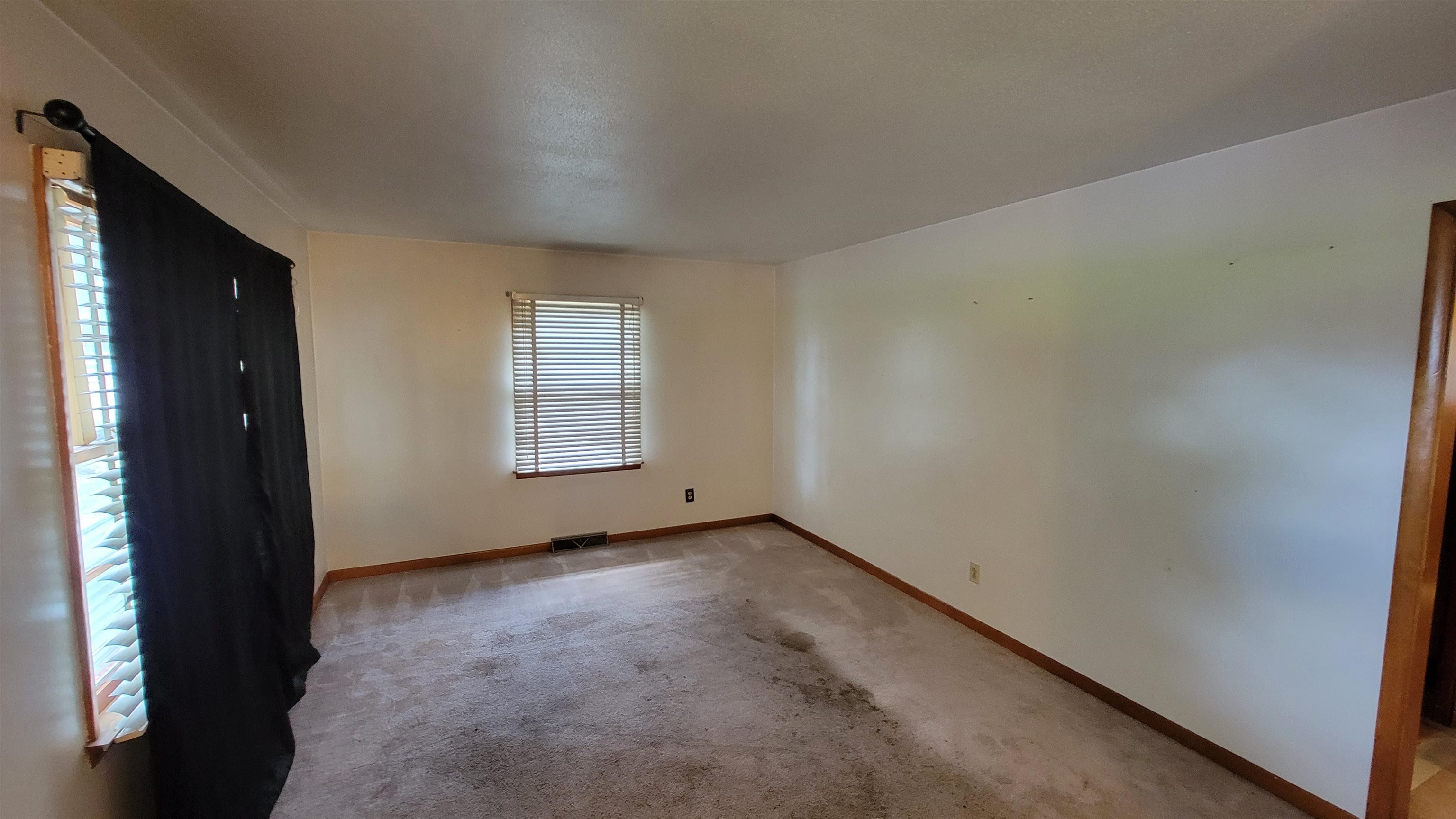 2839 Mcfarland Ave, Owensboro, Kentucky 42301-2655, 3 Bedrooms Bedrooms, ,1 BathroomBathrooms,Single Family Residence,For Sale,Mcfarland Ave,87985