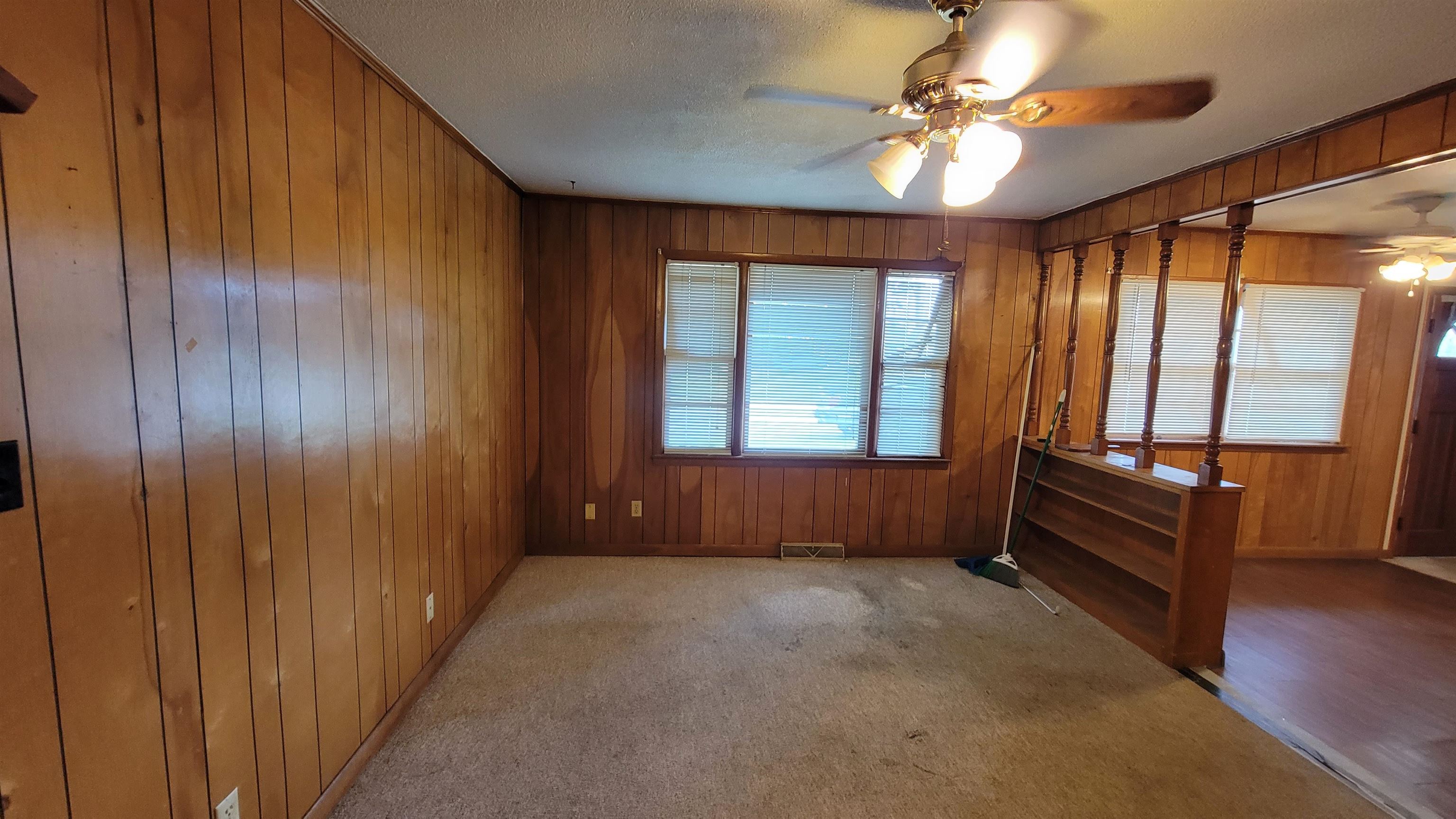 2839 Mcfarland Ave, Owensboro, Kentucky 42301-2655, 3 Bedrooms Bedrooms, ,1 BathroomBathrooms,Single Family Residence,For Sale,Mcfarland Ave,87985