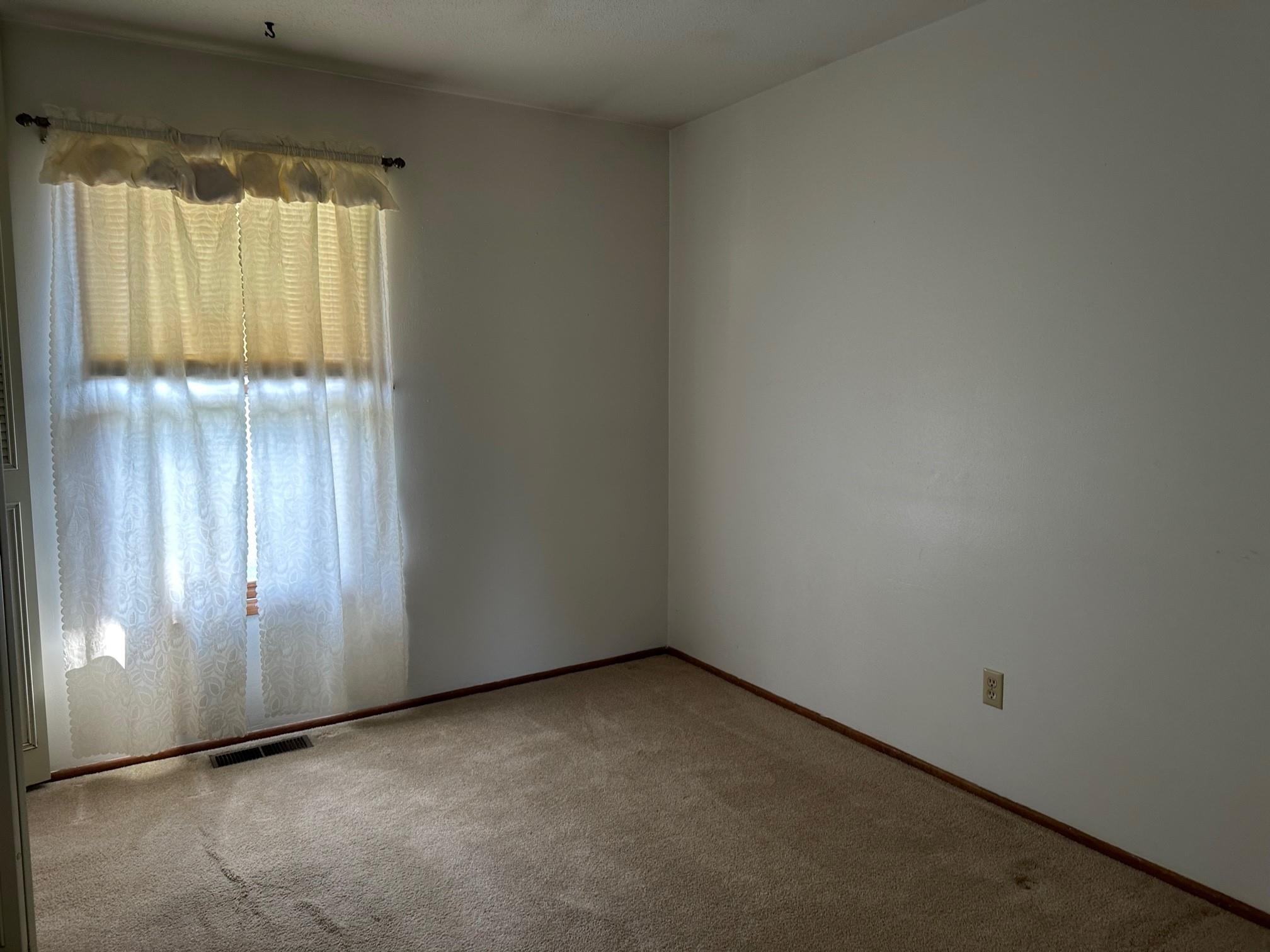 3313 Bobwhite Ave, Owensboro, Kentucky 42303, 3 Bedrooms Bedrooms, ,2 BathroomsBathrooms,Single Family Residence,For Sale,Bobwhite Ave,87987