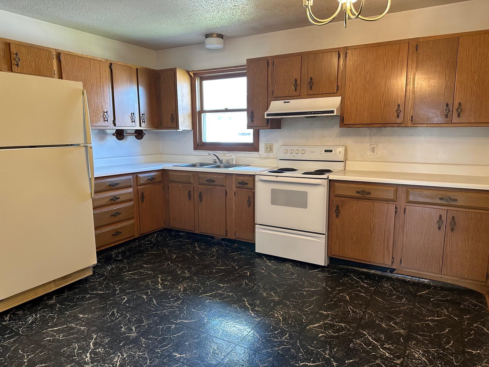 3313 Bobwhite Ave, Owensboro, Kentucky 42303, 3 Bedrooms Bedrooms, ,2 BathroomsBathrooms,Single Family Residence,For Sale,Bobwhite Ave,87987