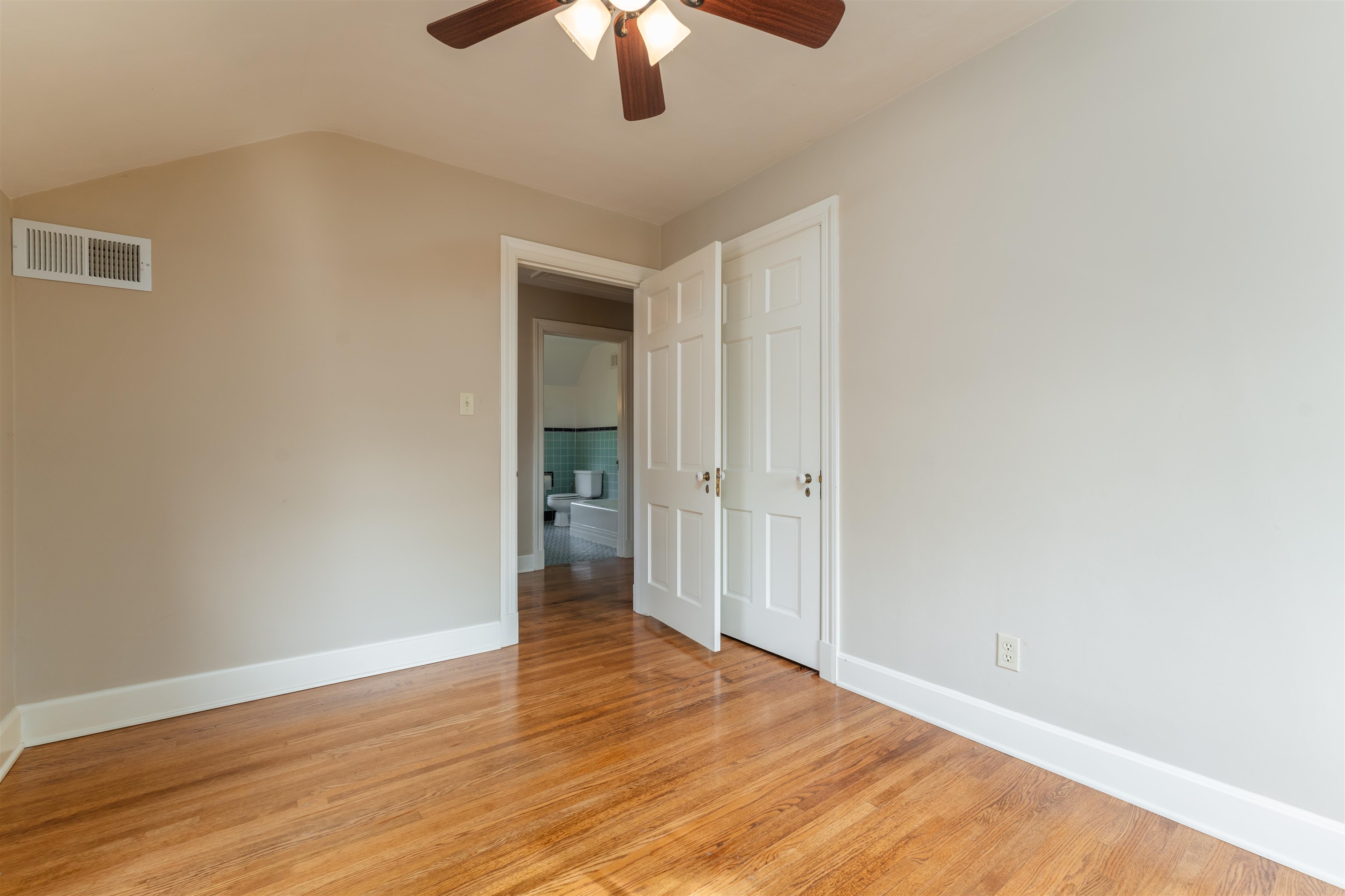 2012 Littlewood Drive, Owensboro, Kentucky 42301, 3 Bedrooms Bedrooms, ,2 BathroomsBathrooms,Single Family Residence,For Sale,Littlewood Drive,87991
