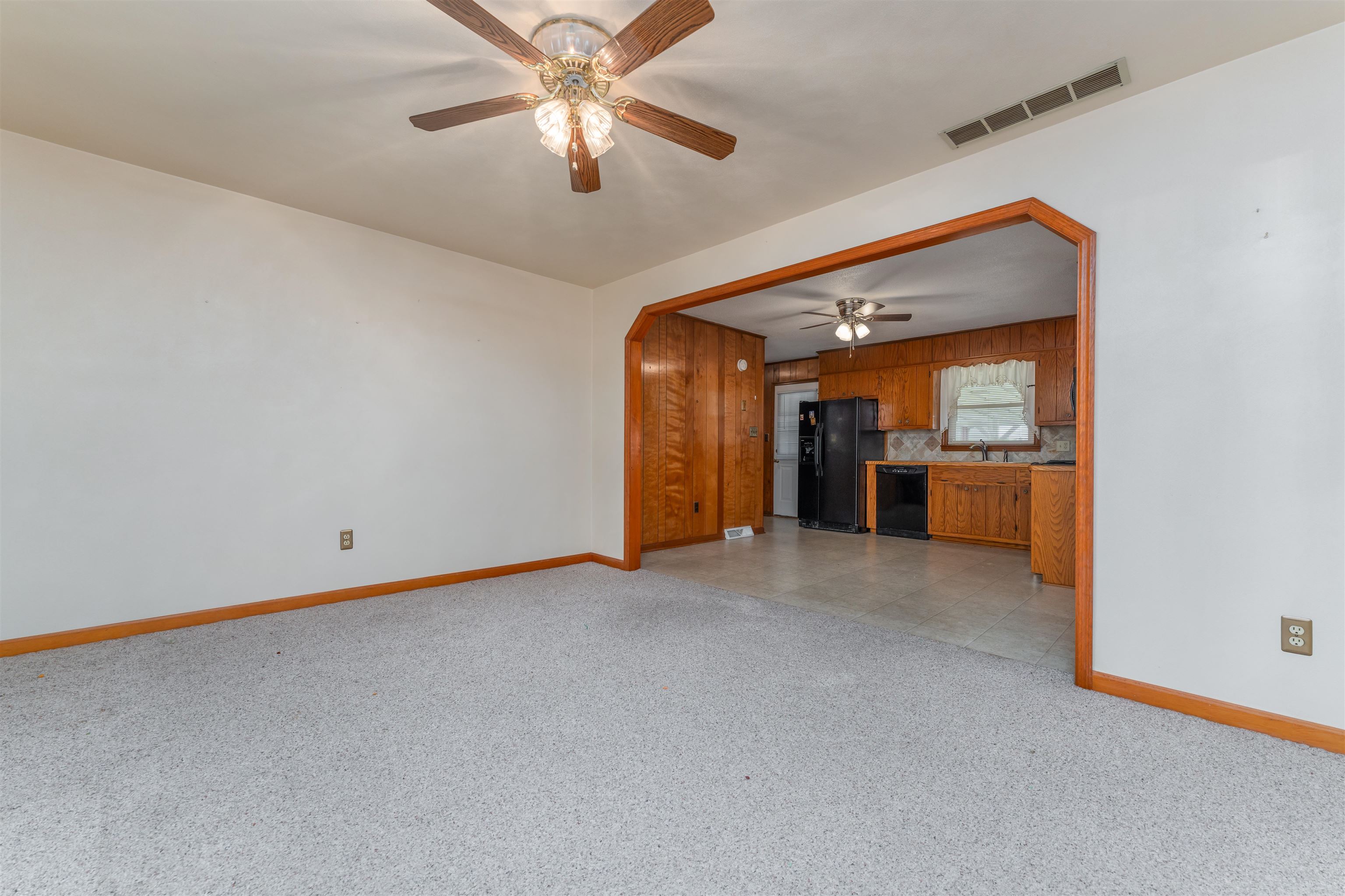 2202 Woodland Drive, Owensboro, Kentucky 42301, 3 Bedrooms Bedrooms, ,1 BathroomBathrooms,Single Family Residence,For Sale,Woodland Drive,87992