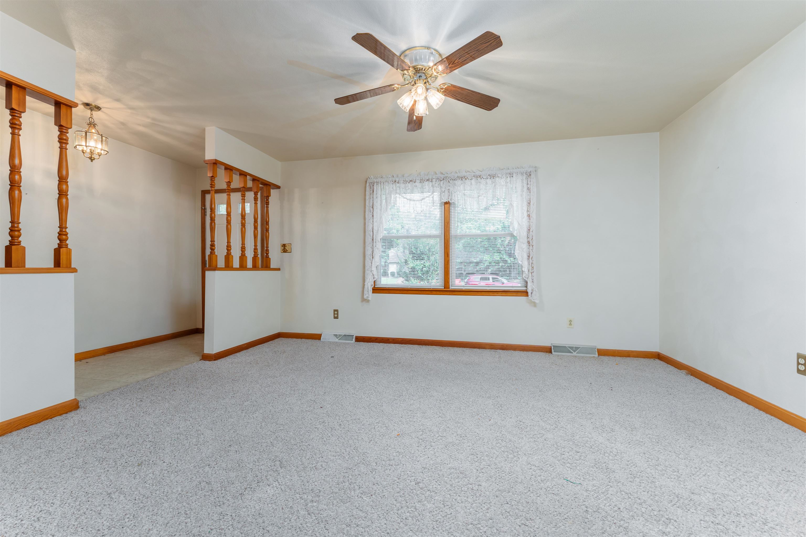 2202 Woodland Drive, Owensboro, Kentucky 42301, 3 Bedrooms Bedrooms, ,1 BathroomBathrooms,Single Family Residence,For Sale,Woodland Drive,87992