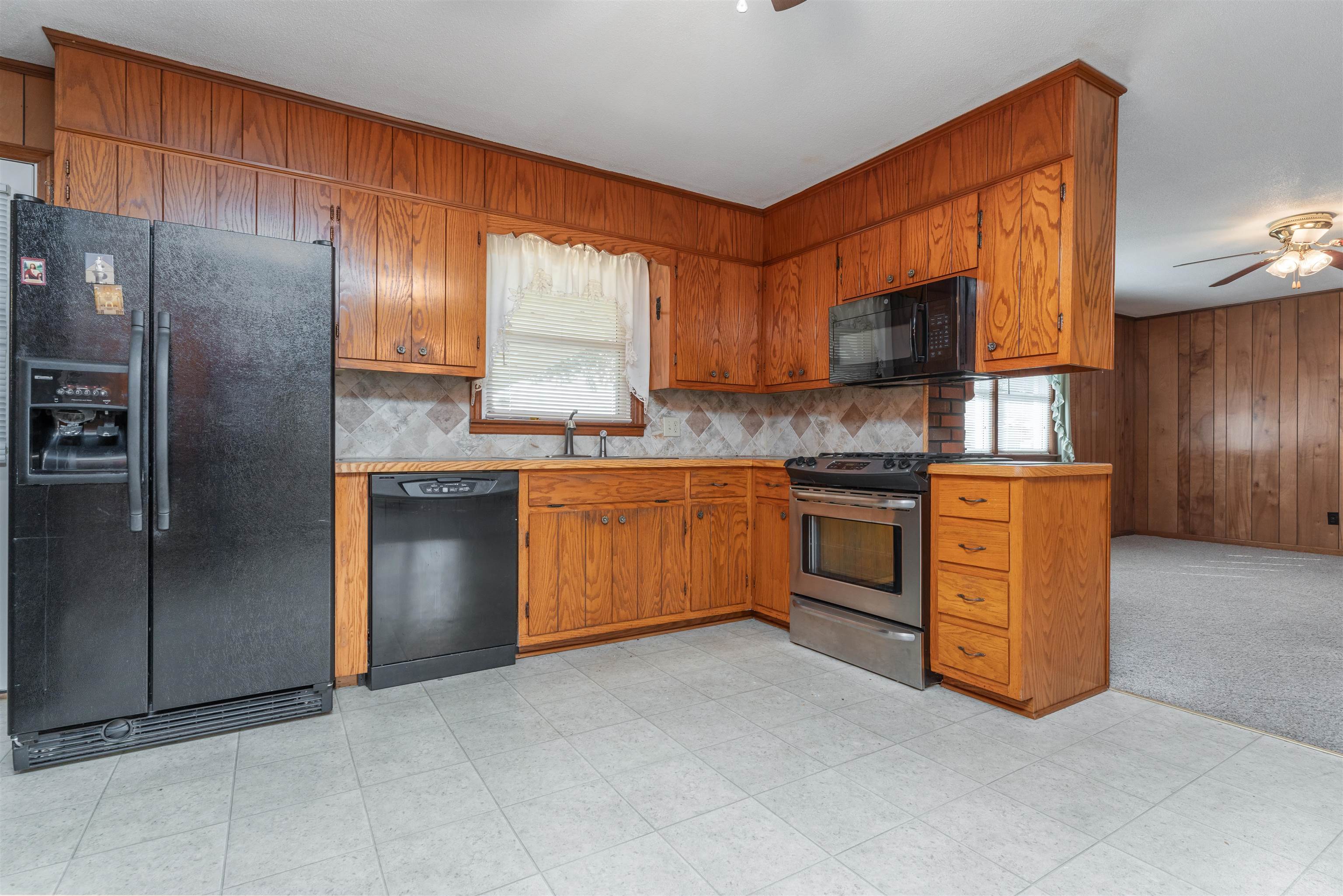 2202 Woodland Drive, Owensboro, Kentucky 42301, 3 Bedrooms Bedrooms, ,1 BathroomBathrooms,Single Family Residence,For Sale,Woodland Drive,87992