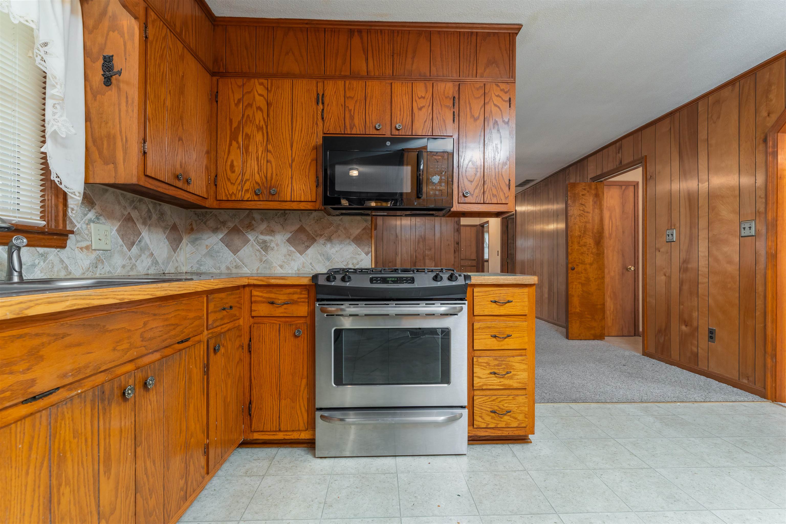 2202 Woodland Drive, Owensboro, Kentucky 42301, 3 Bedrooms Bedrooms, ,1 BathroomBathrooms,Single Family Residence,For Sale,Woodland Drive,87992