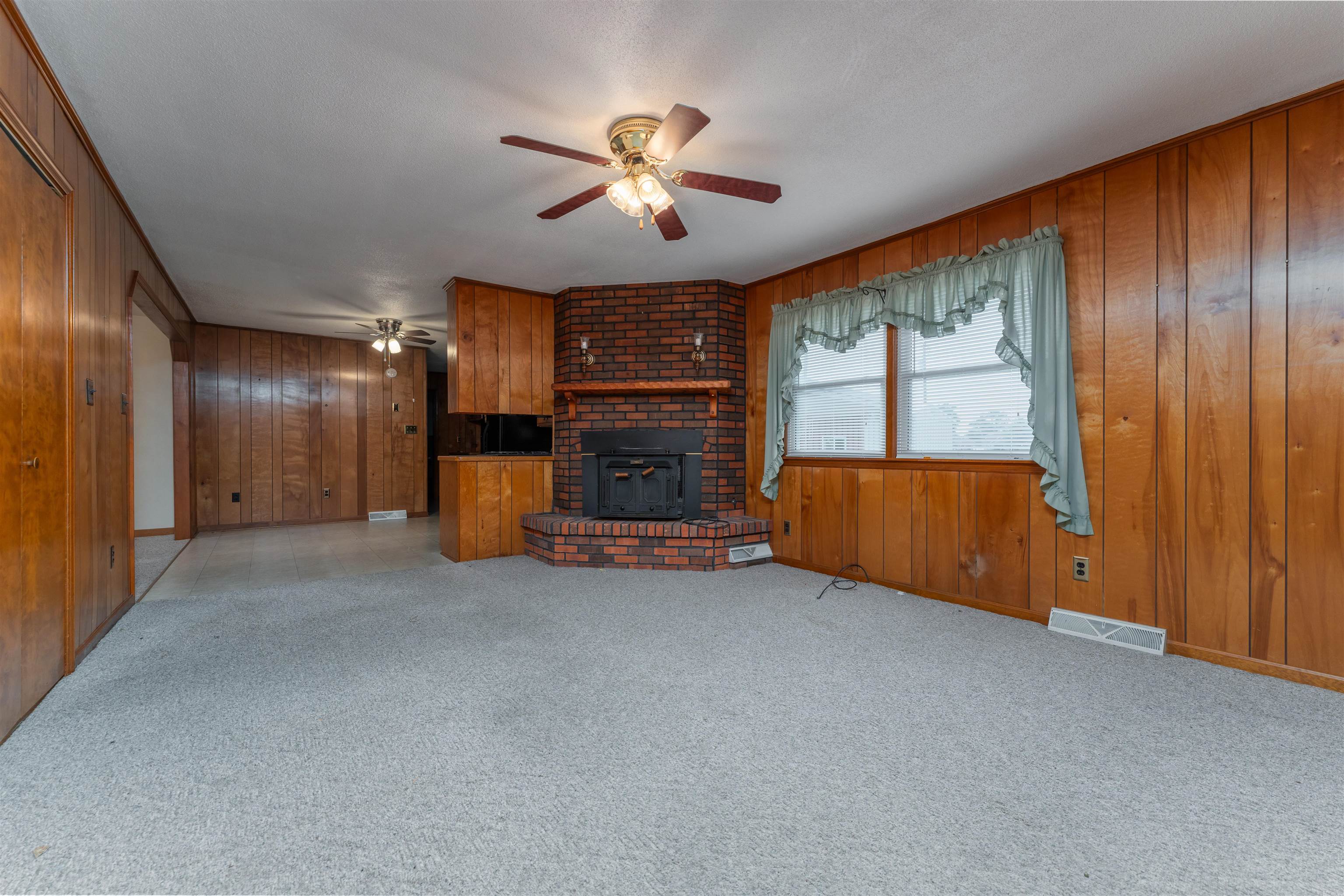 2202 Woodland Drive, Owensboro, Kentucky 42301, 3 Bedrooms Bedrooms, ,1 BathroomBathrooms,Single Family Residence,For Sale,Woodland Drive,87992