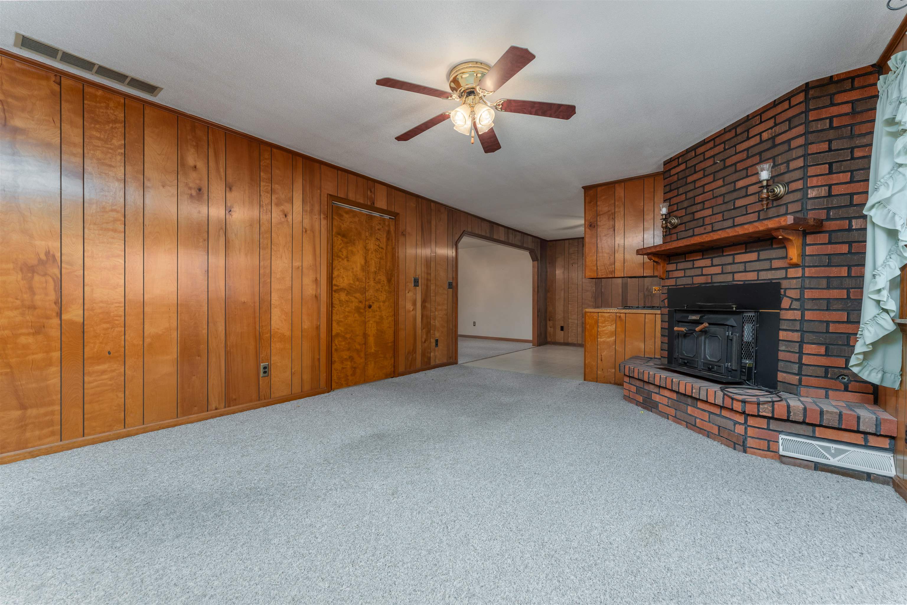 2202 Woodland Drive, Owensboro, Kentucky 42301, 3 Bedrooms Bedrooms, ,1 BathroomBathrooms,Single Family Residence,For Sale,Woodland Drive,87992
