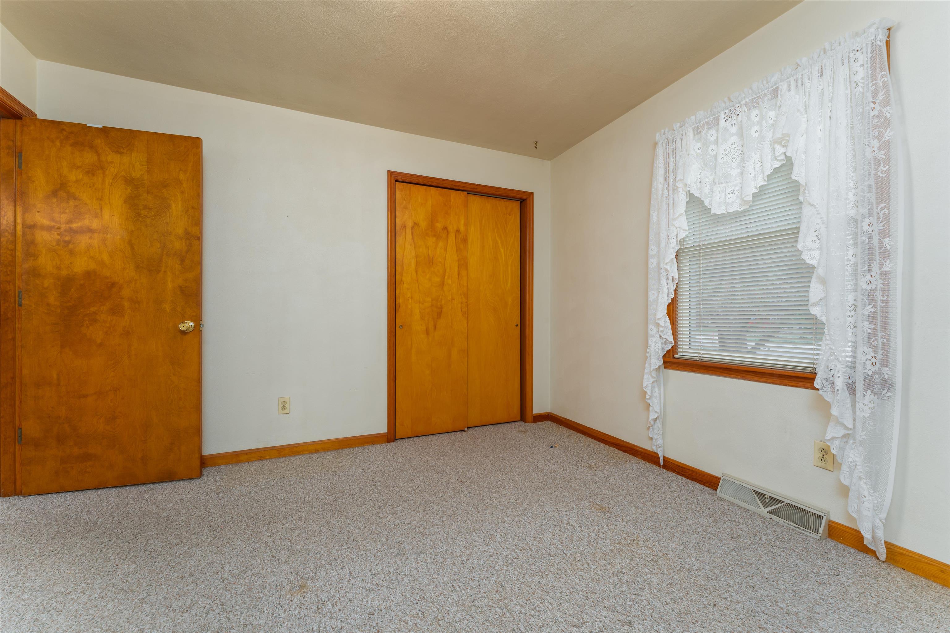 2202 Woodland Drive, Owensboro, Kentucky 42301, 3 Bedrooms Bedrooms, ,1 BathroomBathrooms,Single Family Residence,For Sale,Woodland Drive,87992