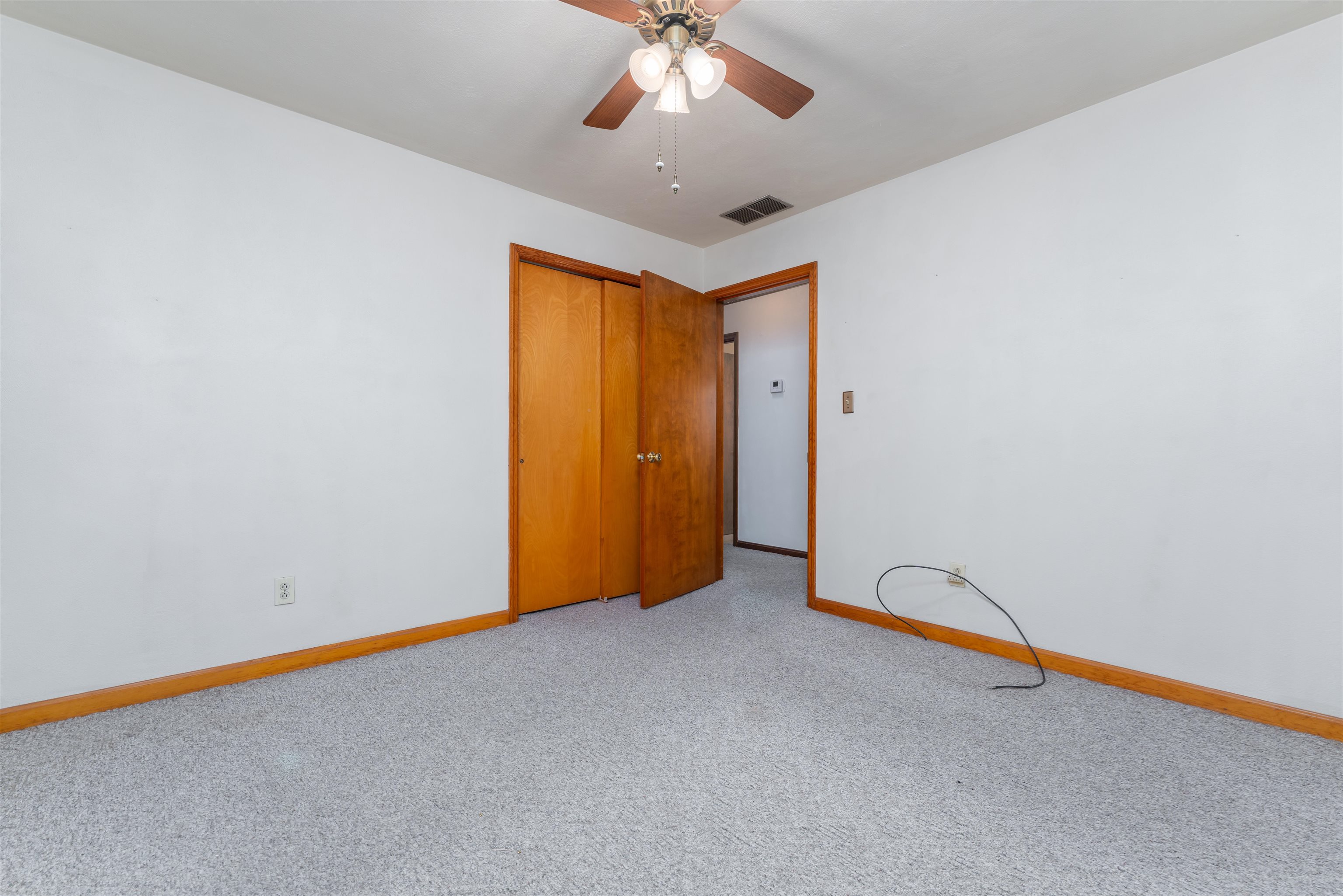 2202 Woodland Drive, Owensboro, Kentucky 42301, 3 Bedrooms Bedrooms, ,1 BathroomBathrooms,Single Family Residence,For Sale,Woodland Drive,87992