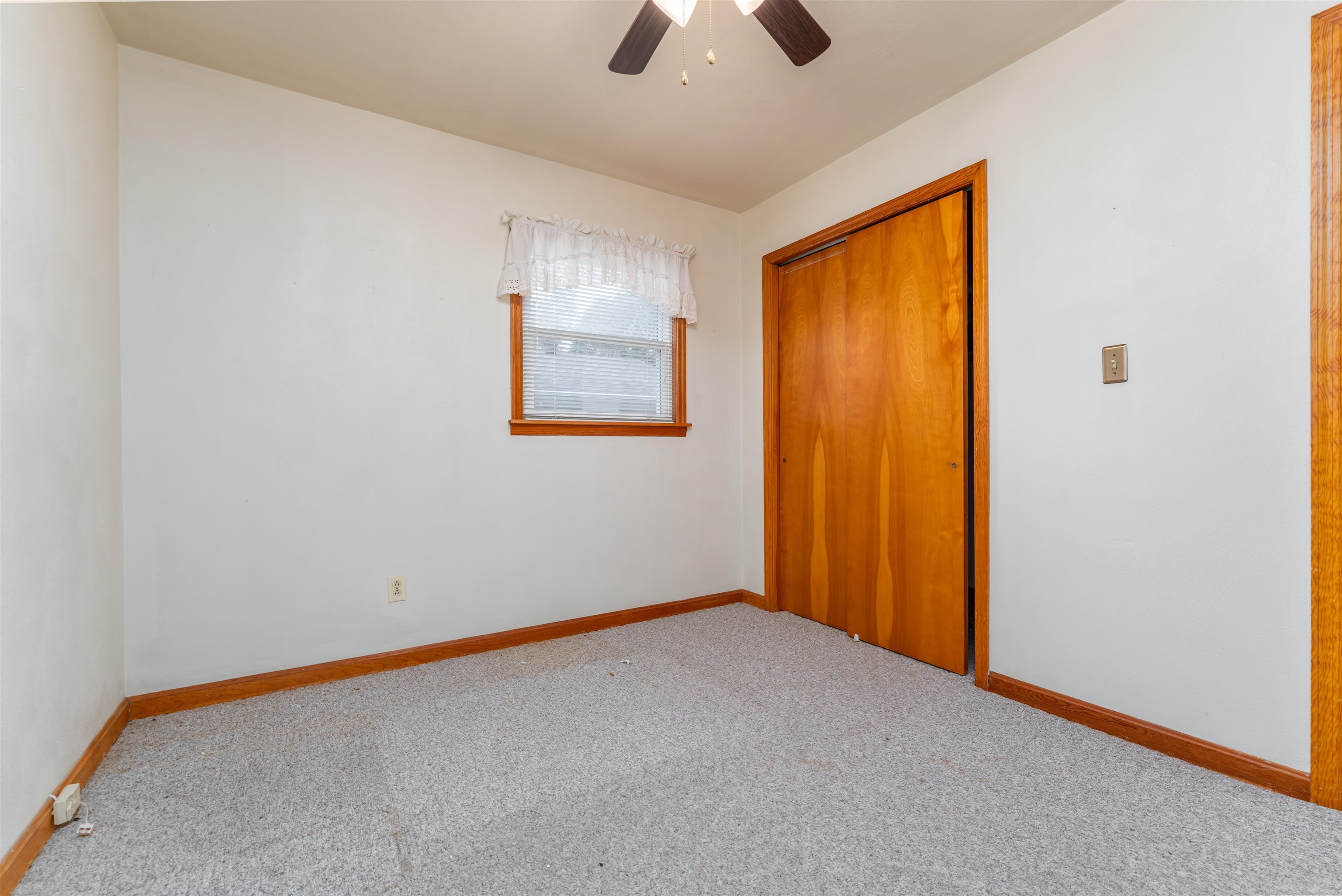 2202 Woodland Drive, Owensboro, Kentucky 42301, 3 Bedrooms Bedrooms, ,1 BathroomBathrooms,Single Family Residence,For Sale,Woodland Drive,87992
