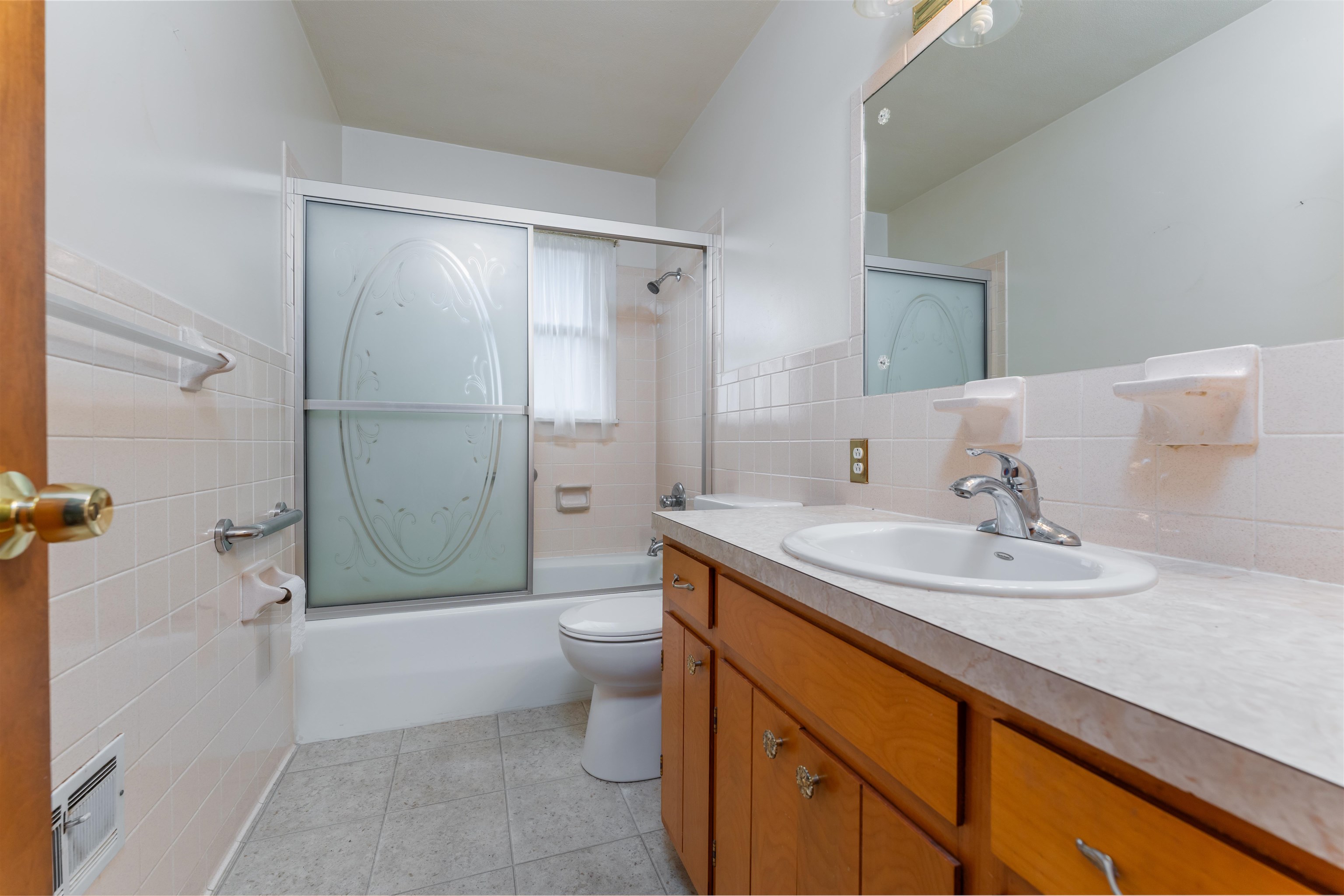 2202 Woodland Drive, Owensboro, Kentucky 42301, 3 Bedrooms Bedrooms, ,1 BathroomBathrooms,Single Family Residence,For Sale,Woodland Drive,87992
