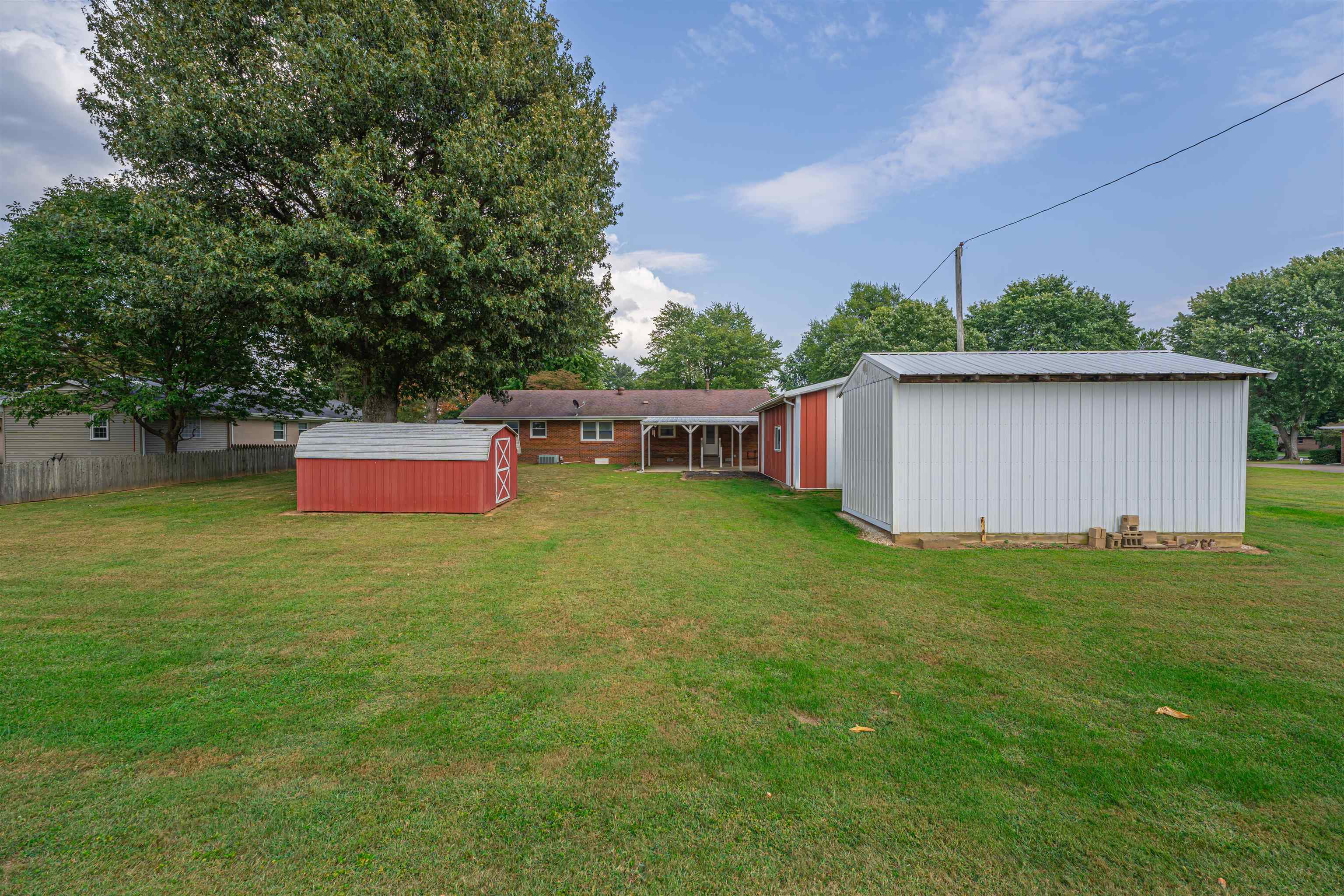 2202 Woodland Drive, Owensboro, Kentucky 42301, 3 Bedrooms Bedrooms, ,1 BathroomBathrooms,Single Family Residence,For Sale,Woodland Drive,87992