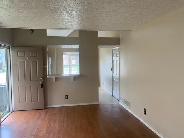 969 Villagebrook Dr, Henderson, Kentucky 42420, 2 Bedrooms Bedrooms, ,2 BathroomsBathrooms,Single Family Residence,For Sale,Villagebrook Dr,87997