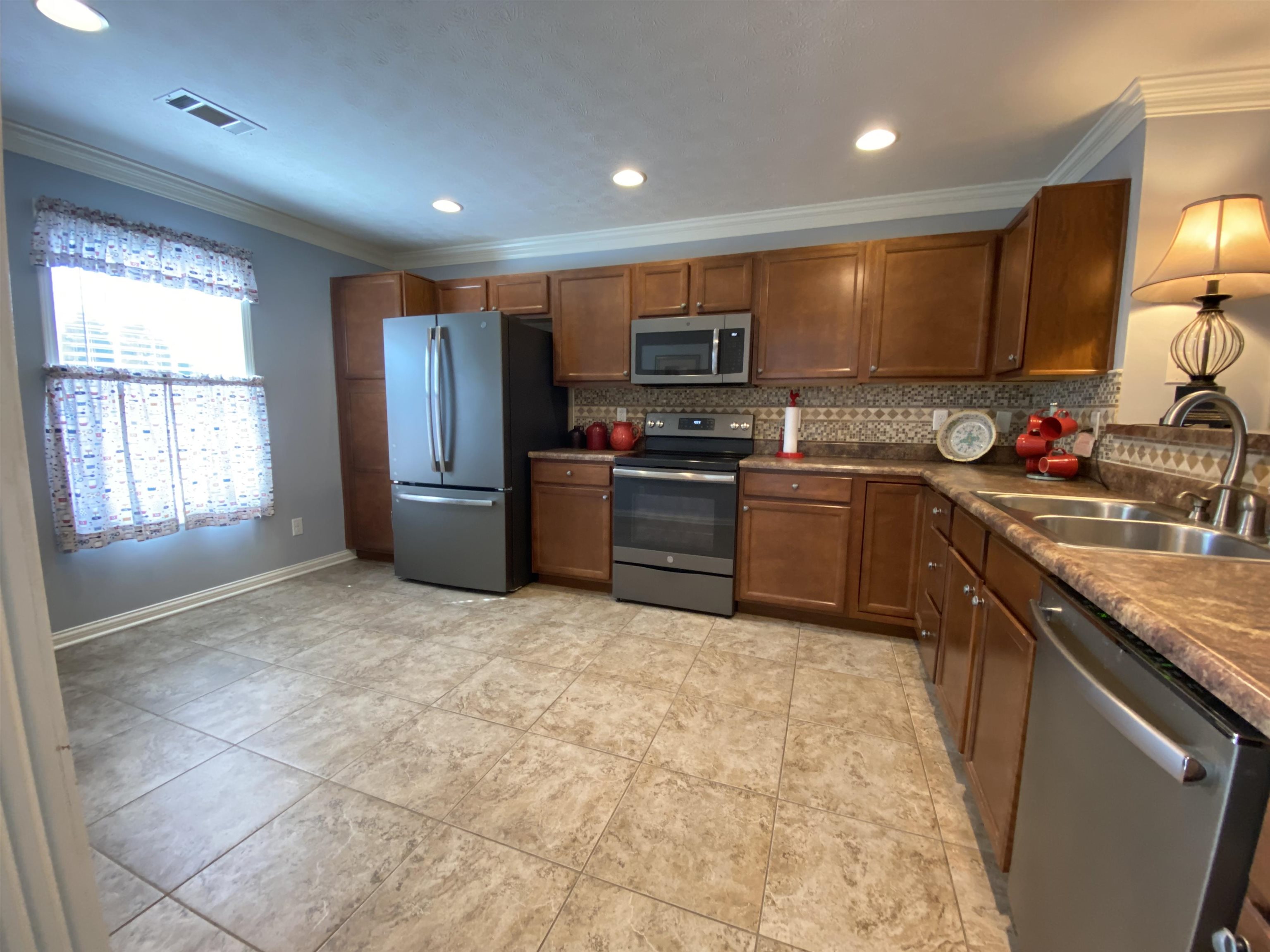 3962 Brookside Ct., Owensboro, Kentucky 42303, 2 Bedrooms Bedrooms, ,2 BathroomsBathrooms,Single Family Residence,For Sale,Brookside Ct.,87998