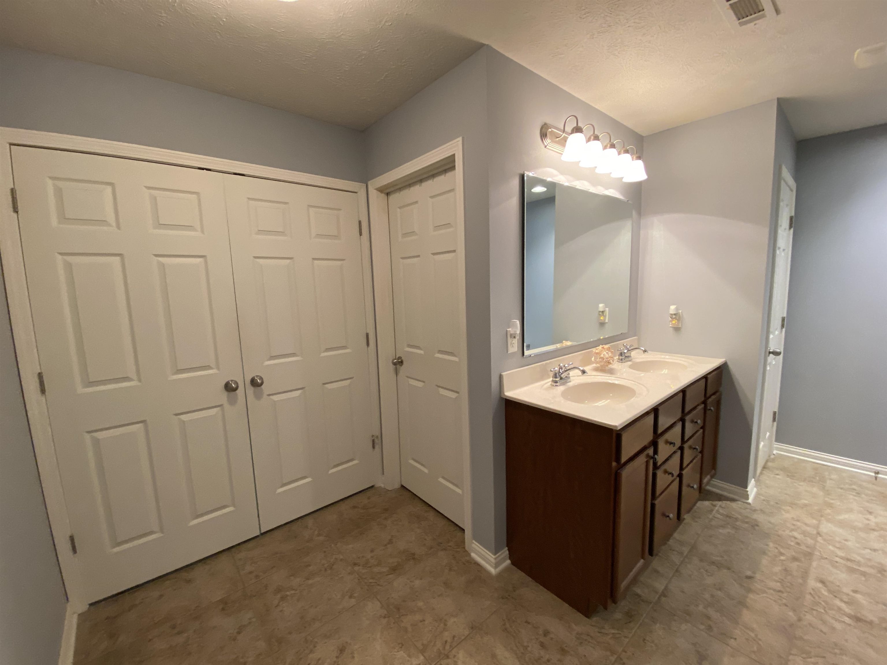 3962 Brookside Ct., Owensboro, Kentucky 42303, 2 Bedrooms Bedrooms, ,2 BathroomsBathrooms,Single Family Residence,For Sale,Brookside Ct.,87998