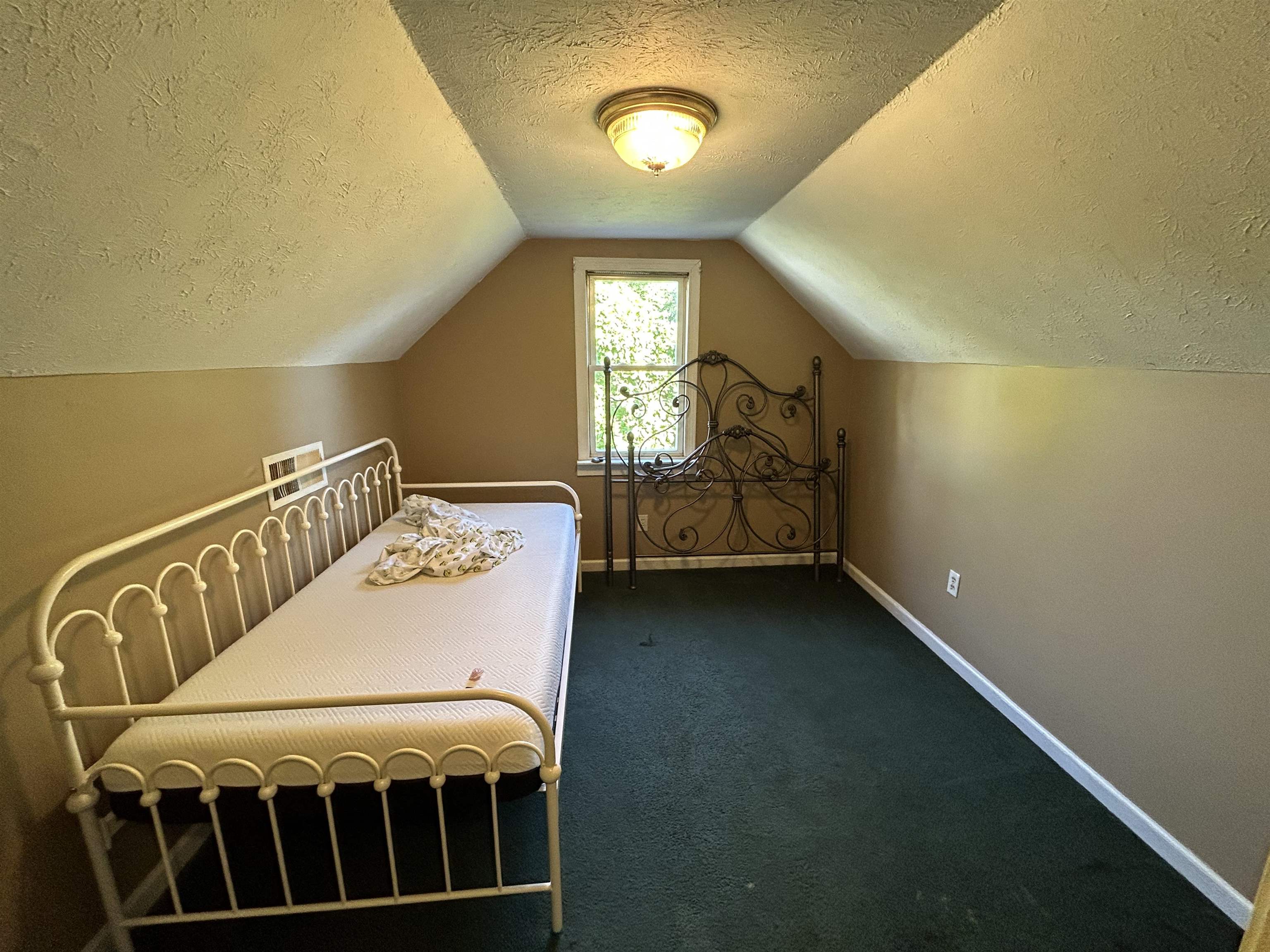 346 Walker St, Hartford, Kentucky 42347, 3 Bedrooms Bedrooms, ,2 BathroomsBathrooms,Single Family Residence,For Sale,Walker St,88002