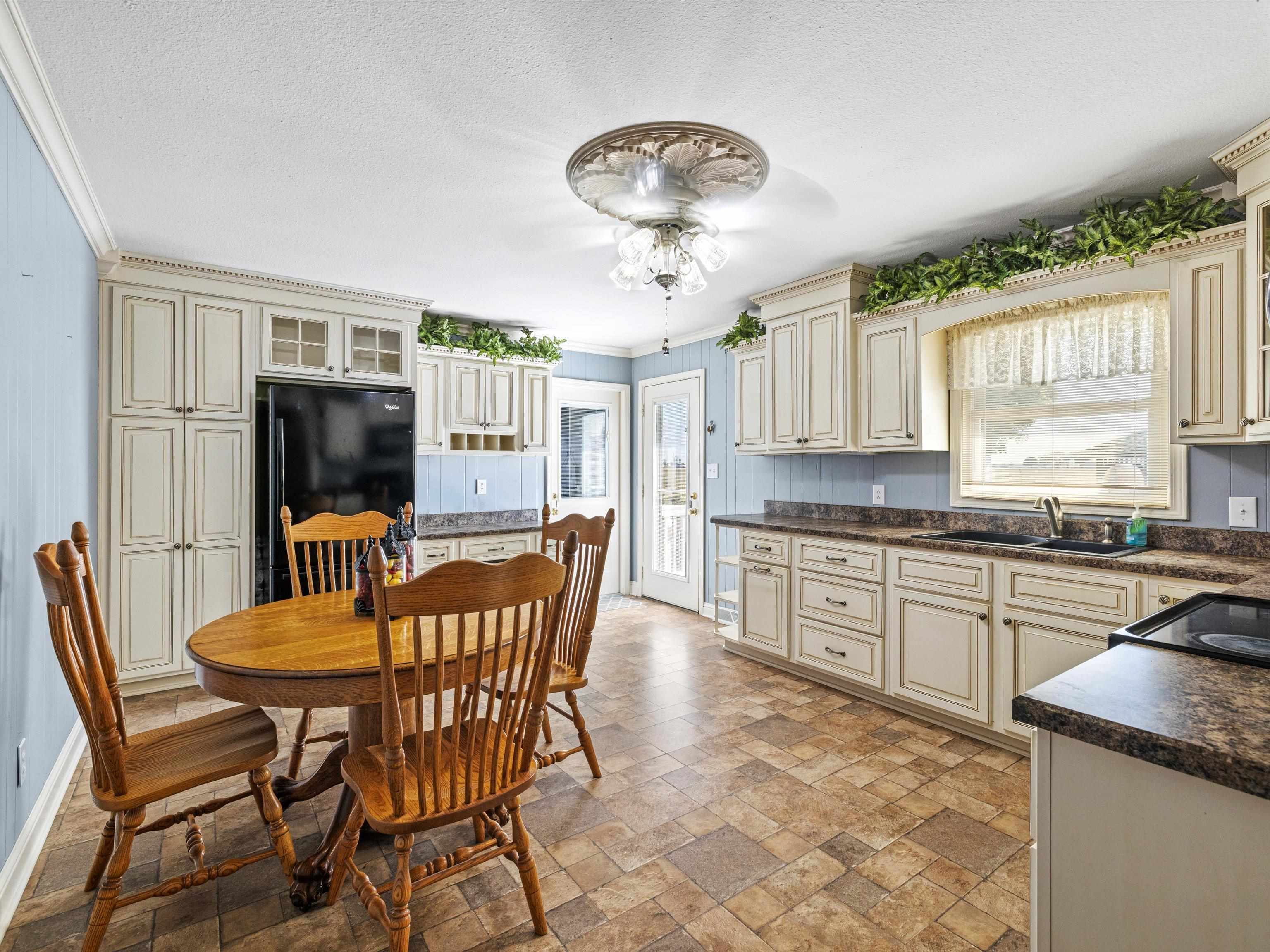5209 Hwy 81, Owensboro, Kentucky 42303, 3 Bedrooms Bedrooms, ,1 BathroomBathrooms,Single Family Residence,For Sale,Hwy 81,88003