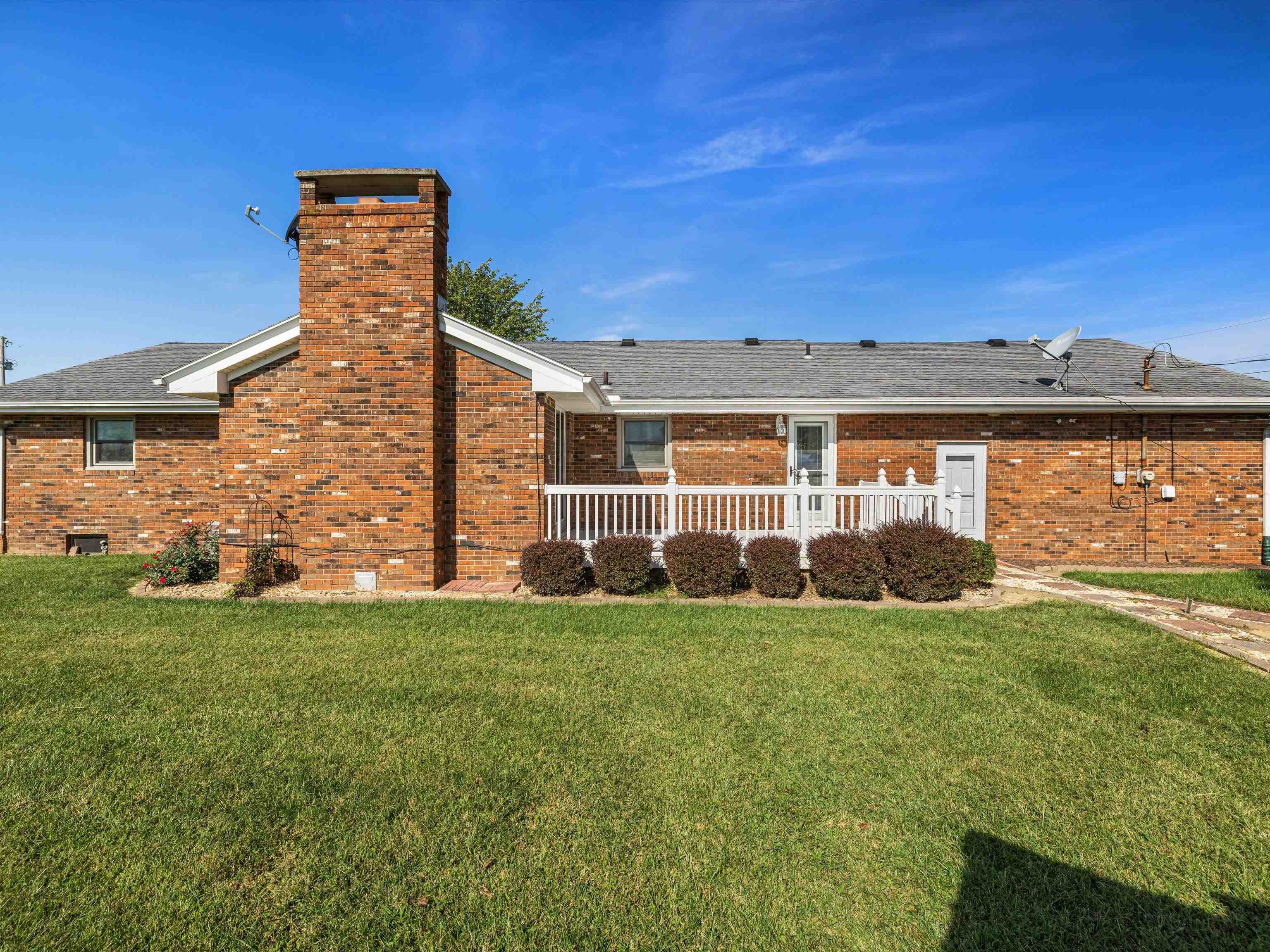 5209 Hwy 81, Owensboro, Kentucky 42303, 3 Bedrooms Bedrooms, ,1 BathroomBathrooms,Single Family Residence,For Sale,Hwy 81,88003