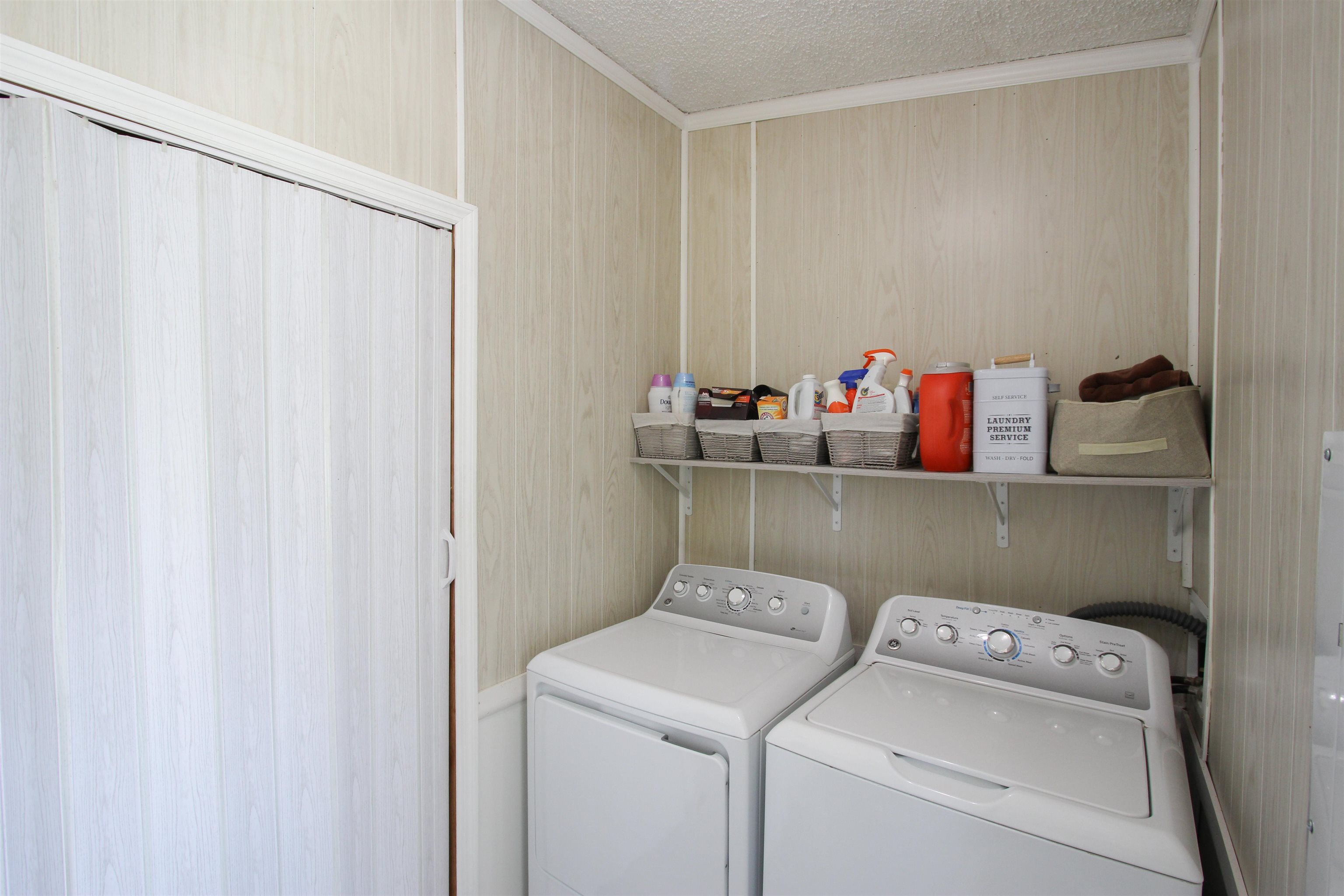 131 Roland Street, Calhoun, Kentucky 42307, 3 Bedrooms Bedrooms, ,2 BathroomsBathrooms,Single Family Residence,For Sale,Roland Street,88008