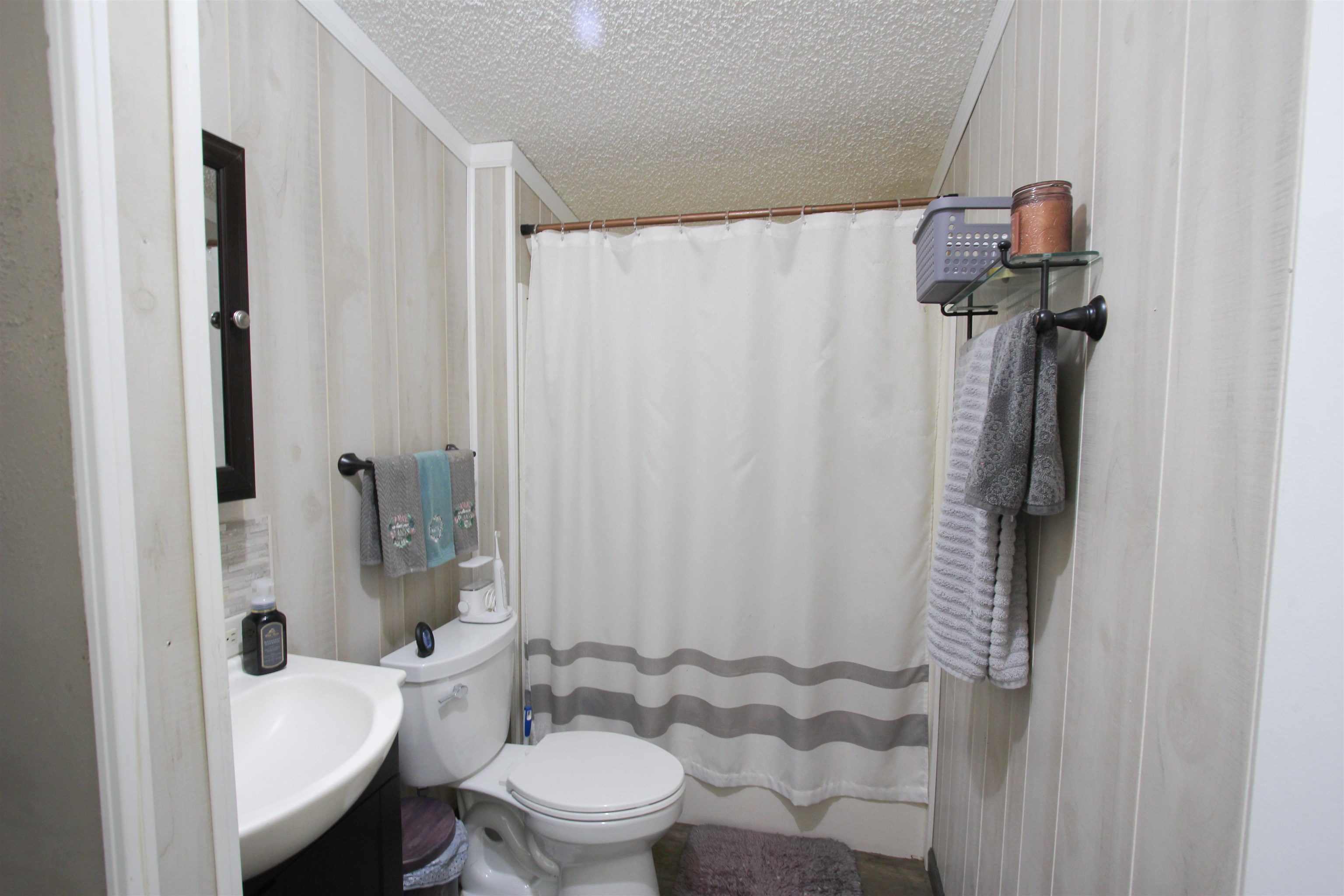 131 Roland Street, Calhoun, Kentucky 42307, 3 Bedrooms Bedrooms, ,2 BathroomsBathrooms,Single Family Residence,For Sale,Roland Street,88008