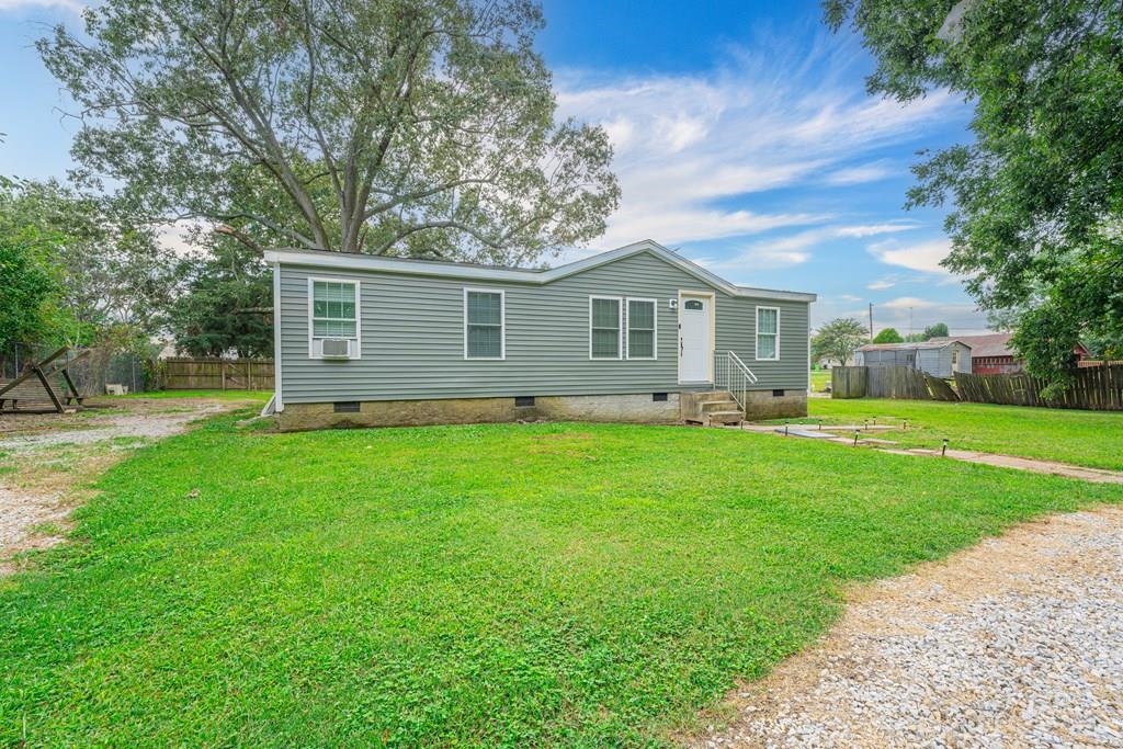10091 Kentucky 405, Maceo, Kentucky 42355, 2 Bedrooms Bedrooms, ,2 BathroomsBathrooms,Single Family Residence,For Sale,Kentucky 405,88010