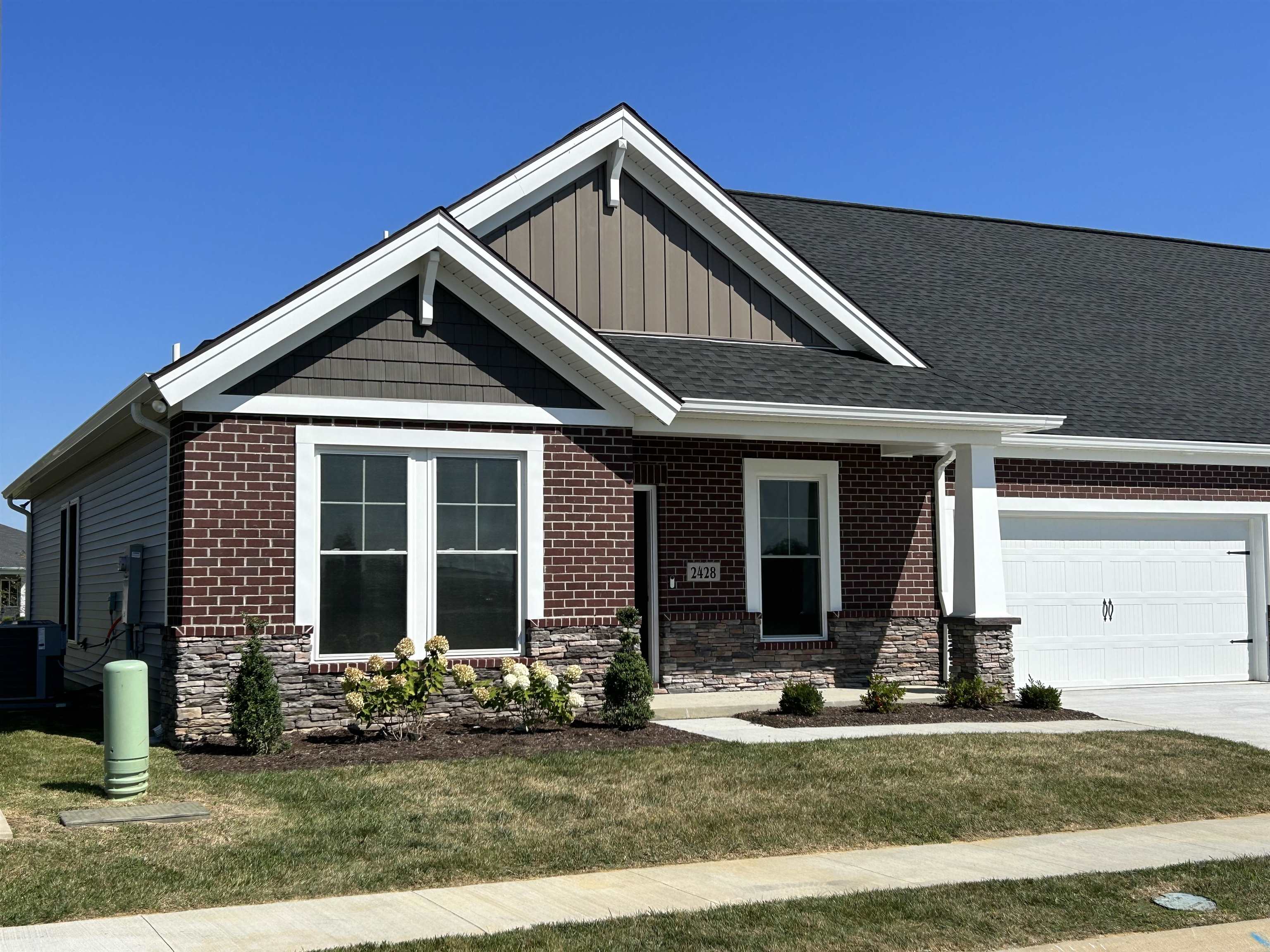 2428 Watson Circle, Owensboro, Kentucky 42301, 2 Bedrooms Bedrooms, ,2 BathroomsBathrooms,Single Family Residence,For Sale,Watson Circle,88012