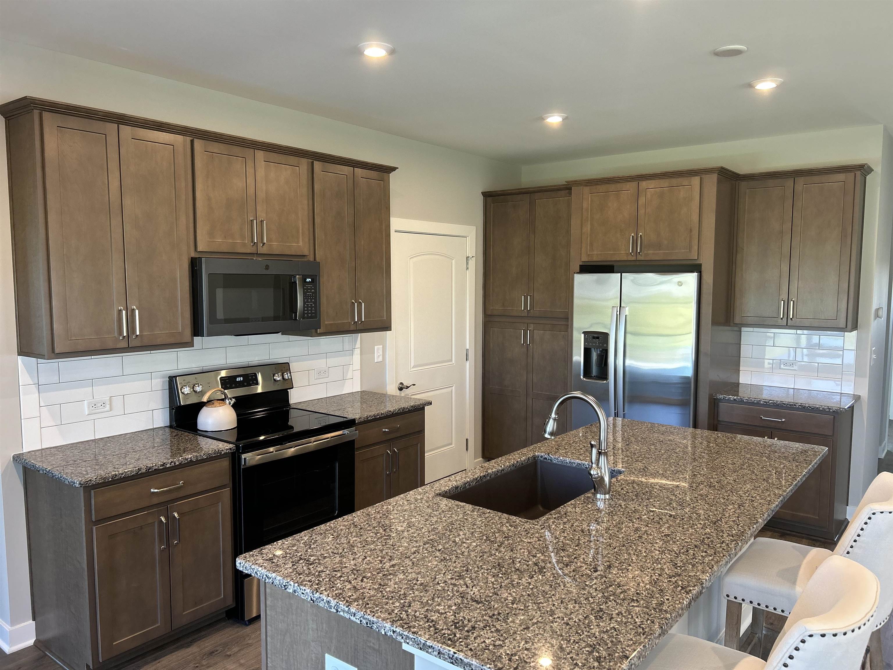 2428 Watson Circle, Owensboro, Kentucky 42301, 2 Bedrooms Bedrooms, ,2 BathroomsBathrooms,Single Family Residence,For Sale,Watson Circle,88012