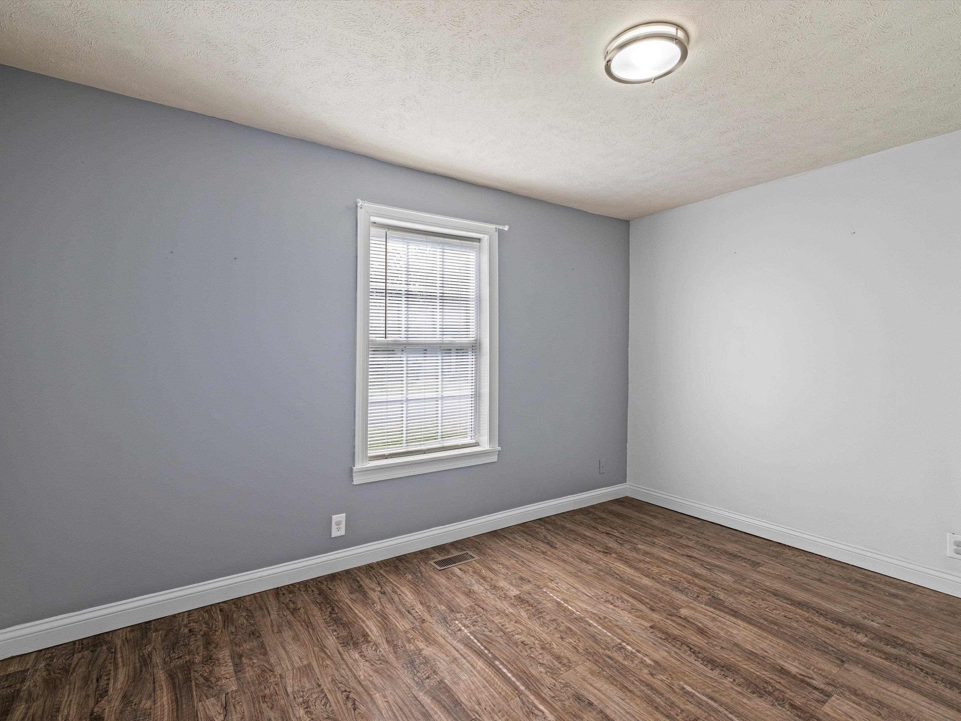727 Gunther Ave., Owensboro, Kentucky 42303, 2 Bedrooms Bedrooms, ,1 BathroomBathrooms,Single Family Residence,For Sale,Gunther Ave.,88013