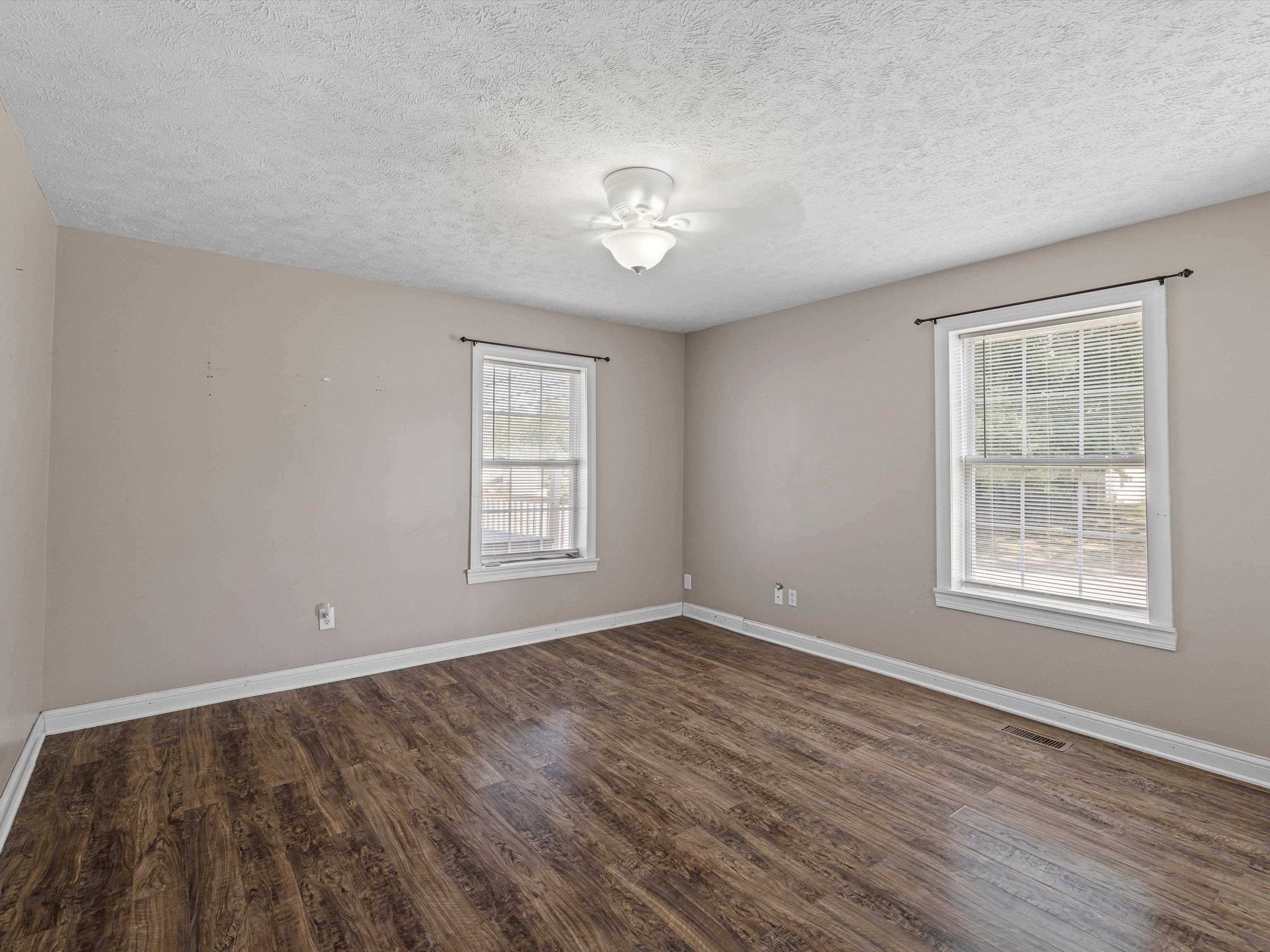 727 Gunther Ave., Owensboro, Kentucky 42303, 2 Bedrooms Bedrooms, ,1 BathroomBathrooms,Single Family Residence,For Sale,Gunther Ave.,88013