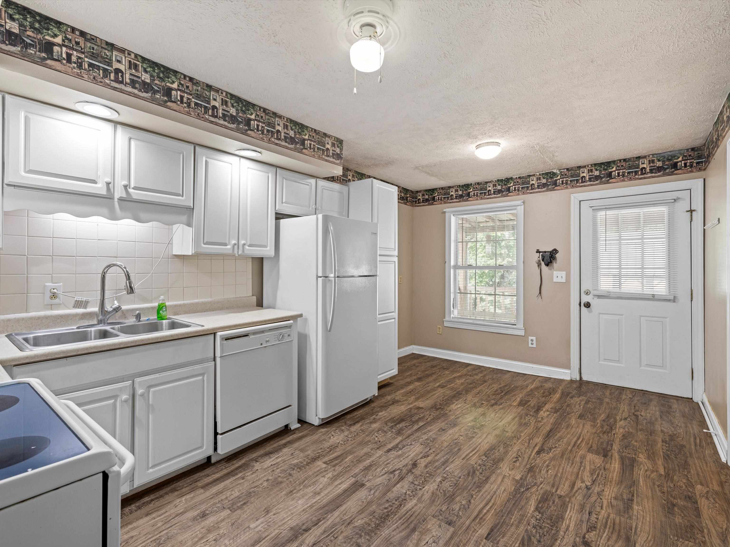 727 Gunther Ave., Owensboro, Kentucky 42303, 2 Bedrooms Bedrooms, ,1 BathroomBathrooms,Single Family Residence,For Sale,Gunther Ave.,88013