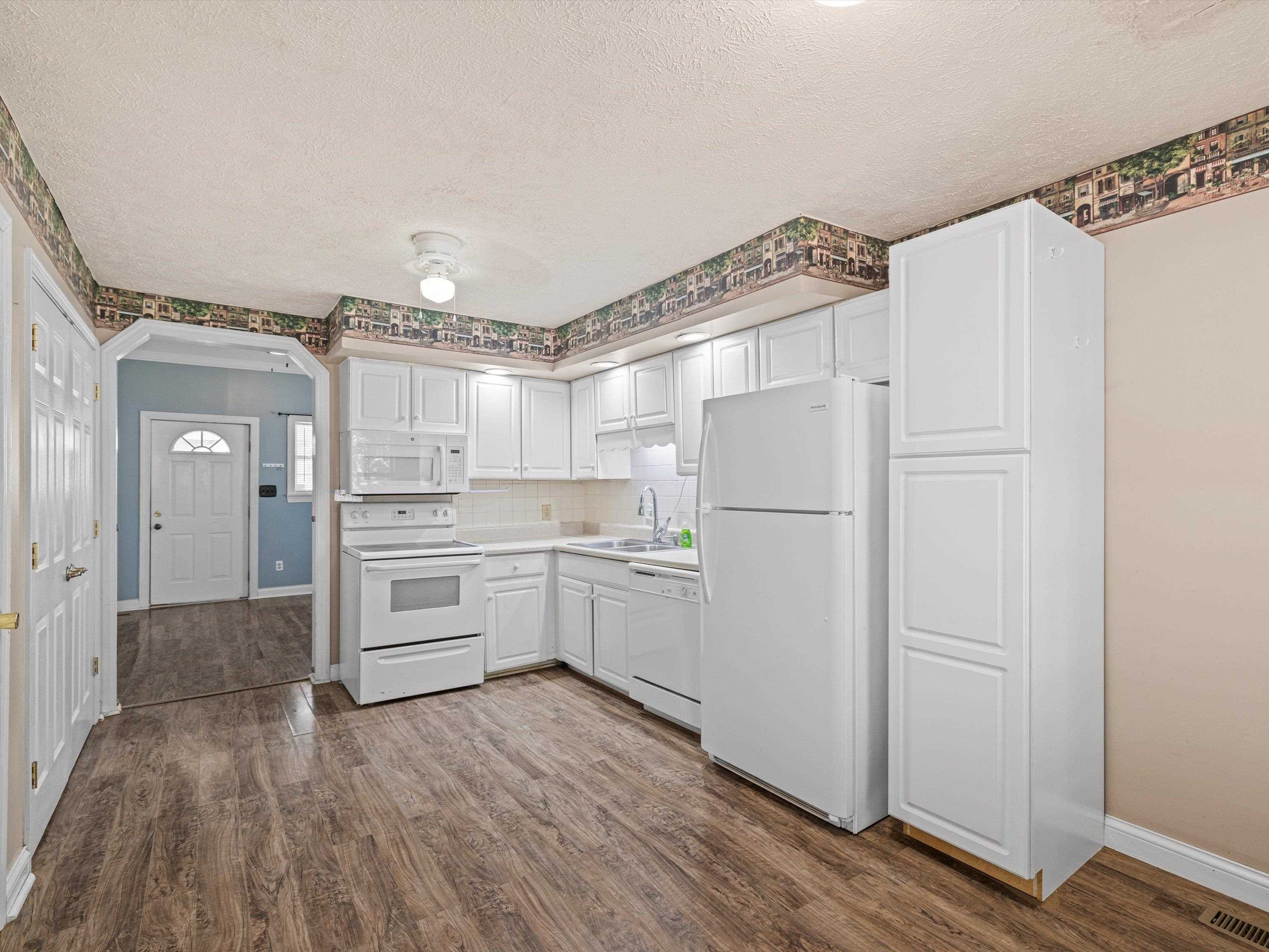 727 Gunther Ave., Owensboro, Kentucky 42303, 2 Bedrooms Bedrooms, ,1 BathroomBathrooms,Single Family Residence,For Sale,Gunther Ave.,88013