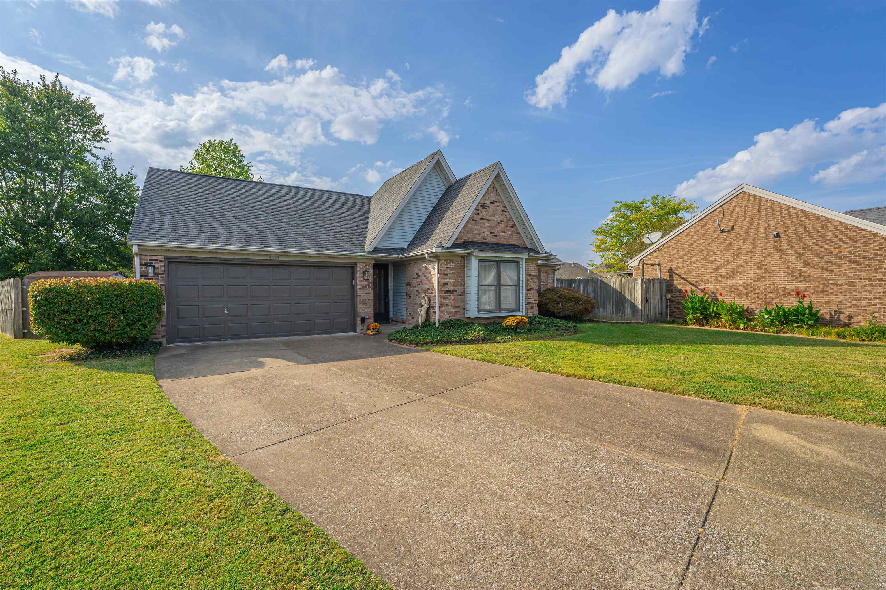 4554 Cove Pointe, Owensboro, Kentucky 42301, 3 Bedrooms Bedrooms, ,2 BathroomsBathrooms,Single Family Residence,For Sale,Cove Pointe,88014