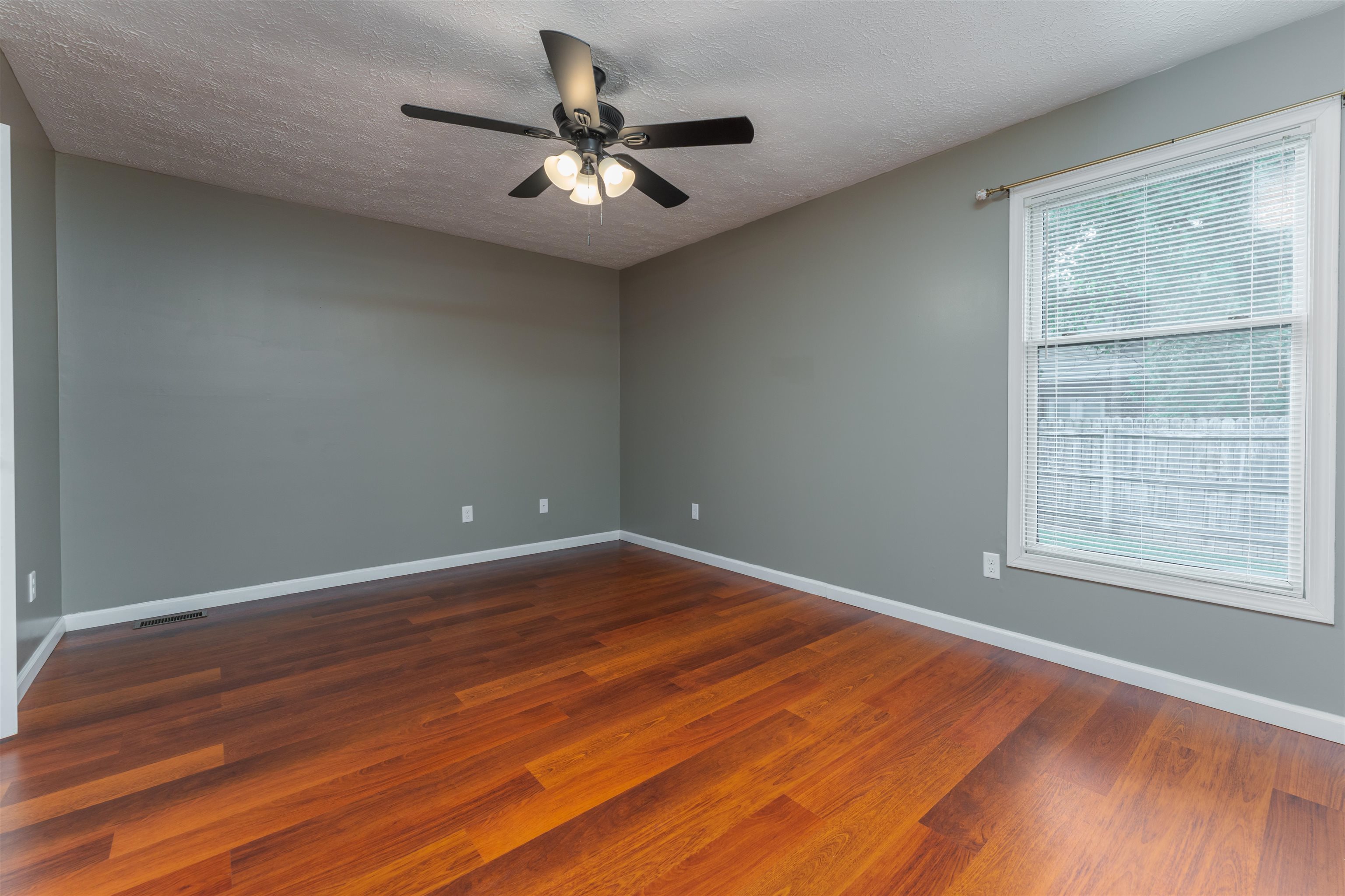 4554 Cove Pointe, Owensboro, Kentucky 42301, 3 Bedrooms Bedrooms, ,2 BathroomsBathrooms,Single Family Residence,For Sale,Cove Pointe,88014